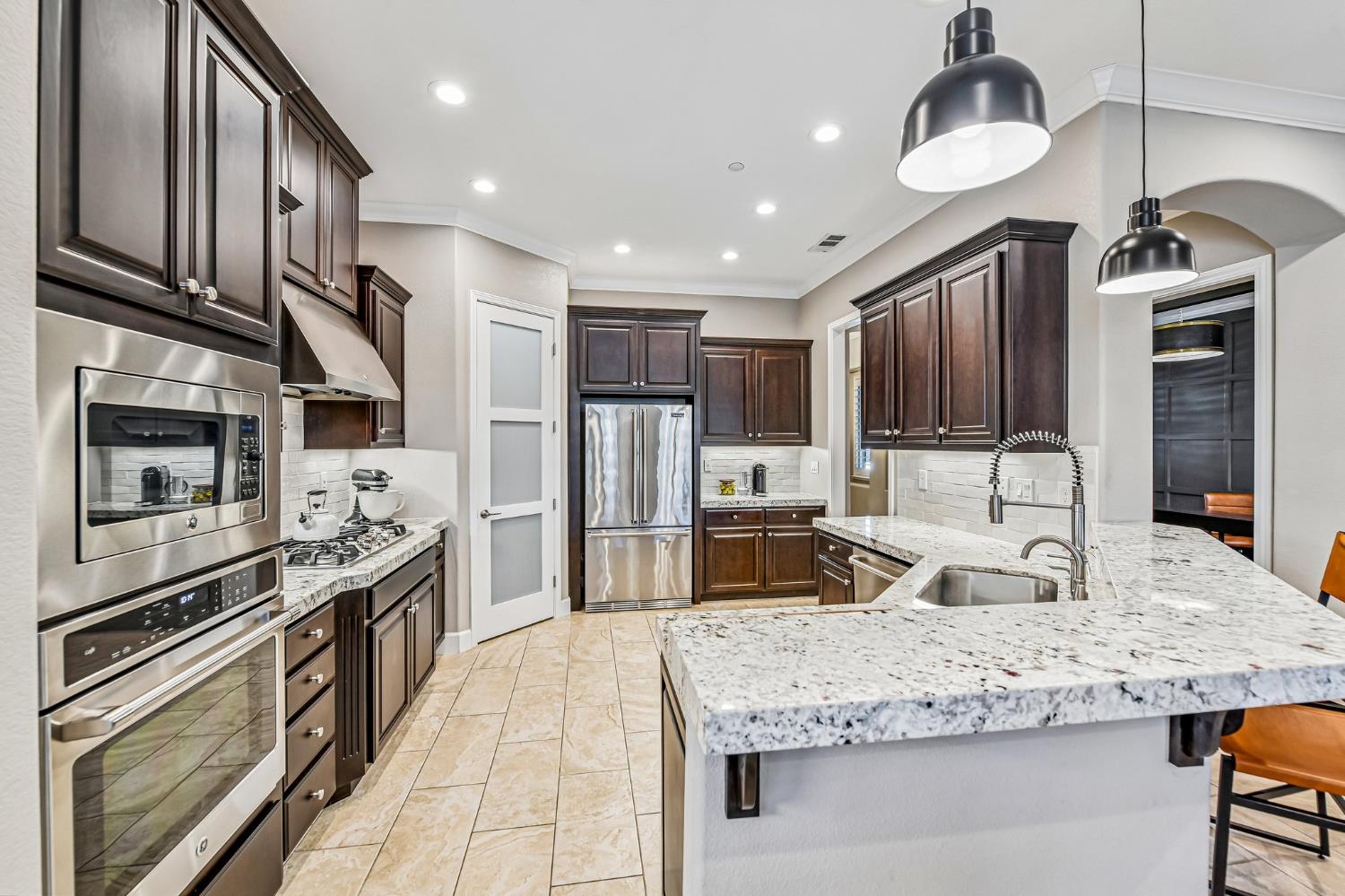 2423 Finchwood Landing Ln, Manteca, CA 95336