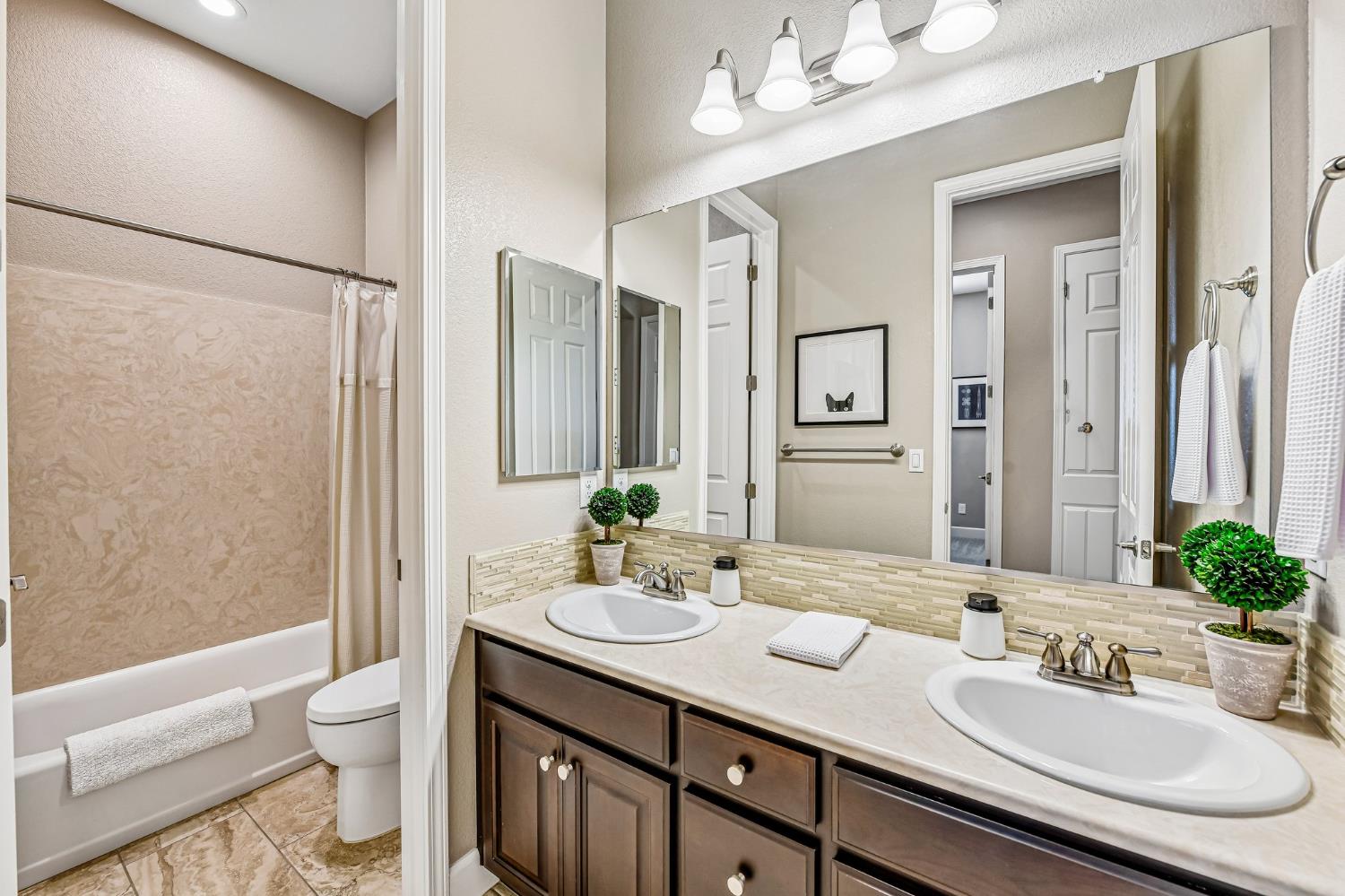 2423 Finchwood Landing Ln, Manteca, CA 95336