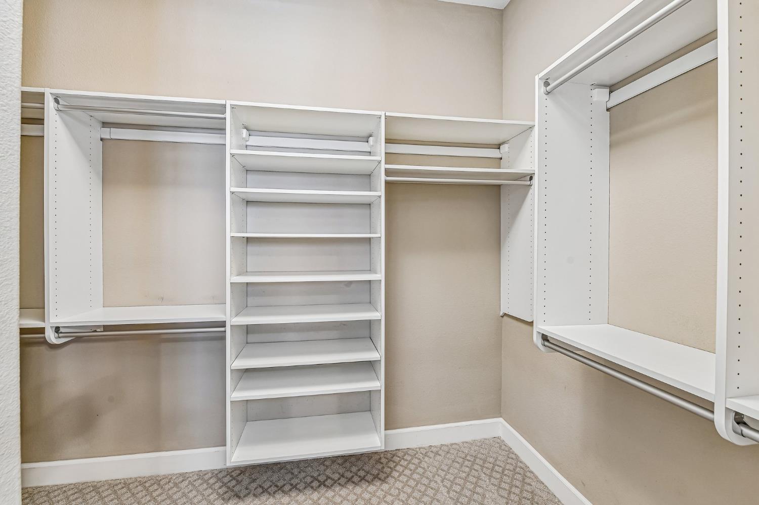 2423 Finchwood Landing Ln, Manteca, CA 95336