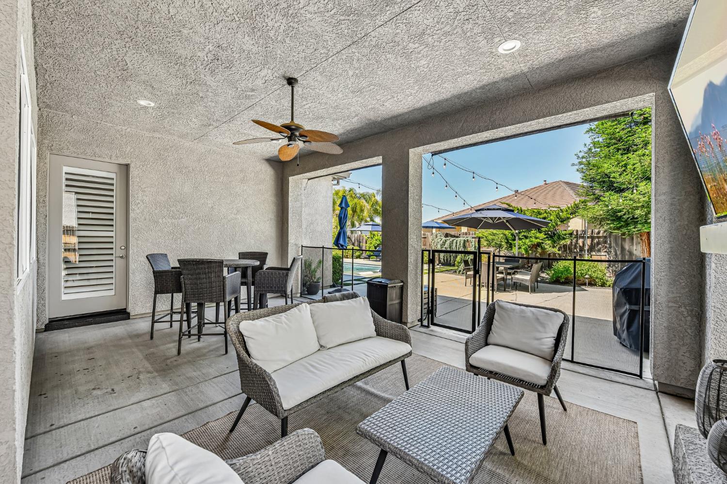 2423 Finchwood Landing Ln, Manteca, CA 95336