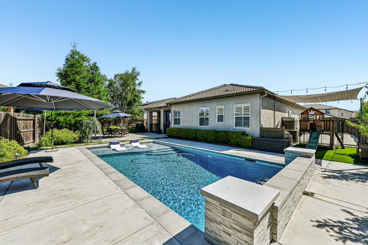 2423 Finchwood Landing Ln, Manteca, CA 95336
