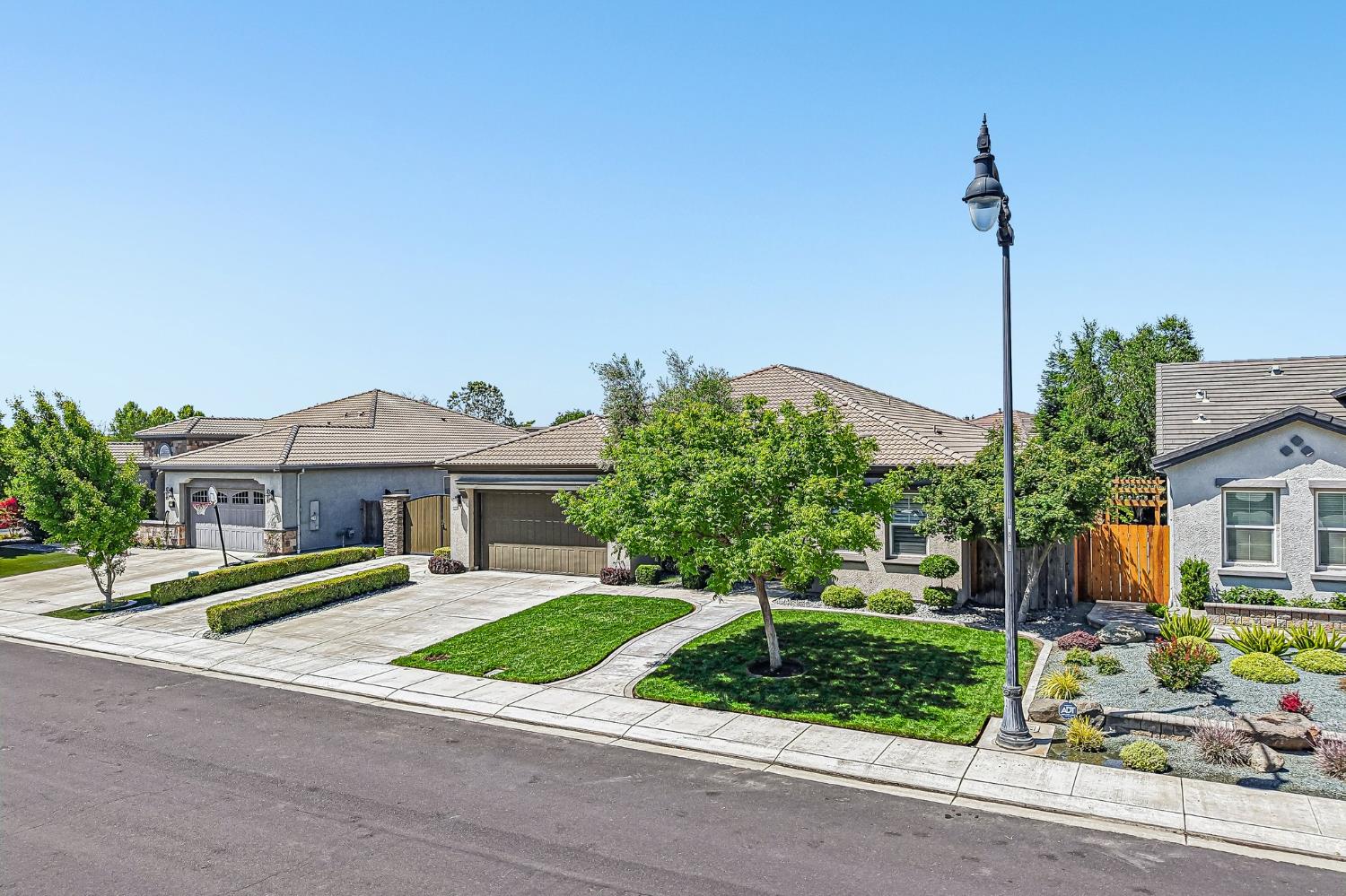 2423 Finchwood Landing Ln, Manteca, CA 95336