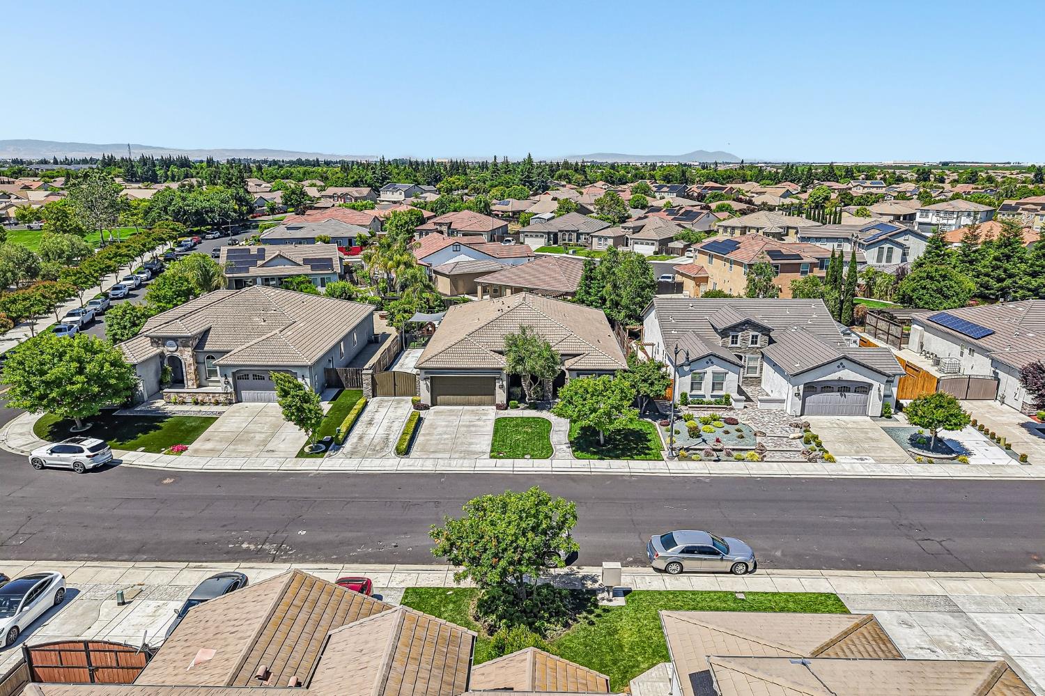 2423 Finchwood Landing Ln, Manteca, CA 95336