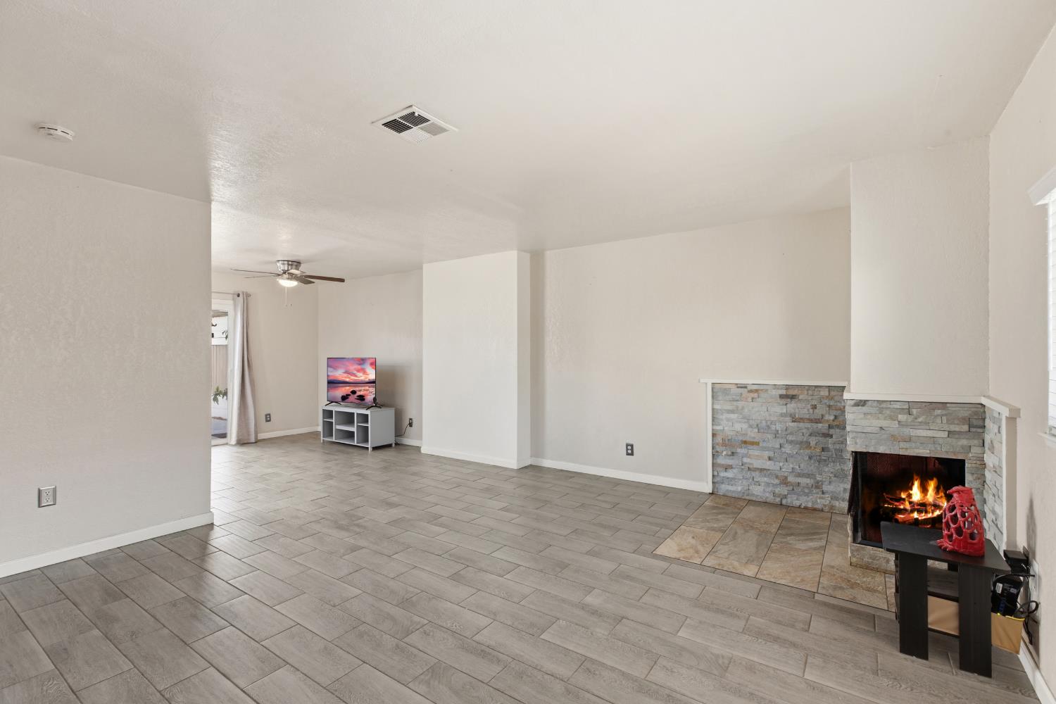 2901 Alphonse Dr, Ceres, CA 95307