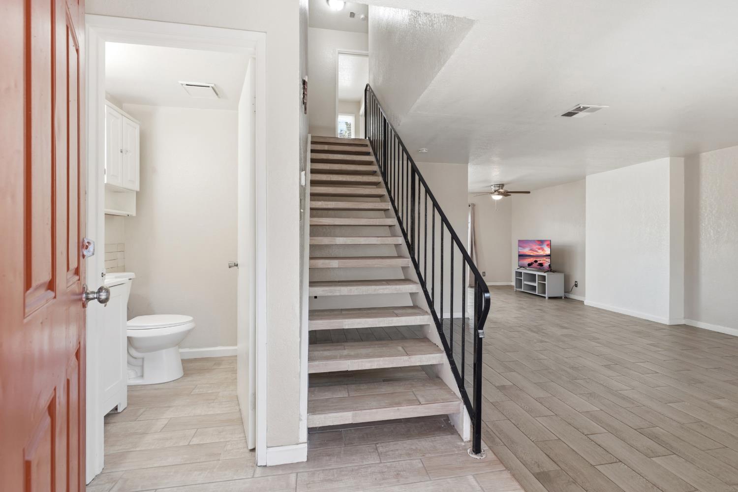 2901 Alphonse Dr, Ceres, CA 95307