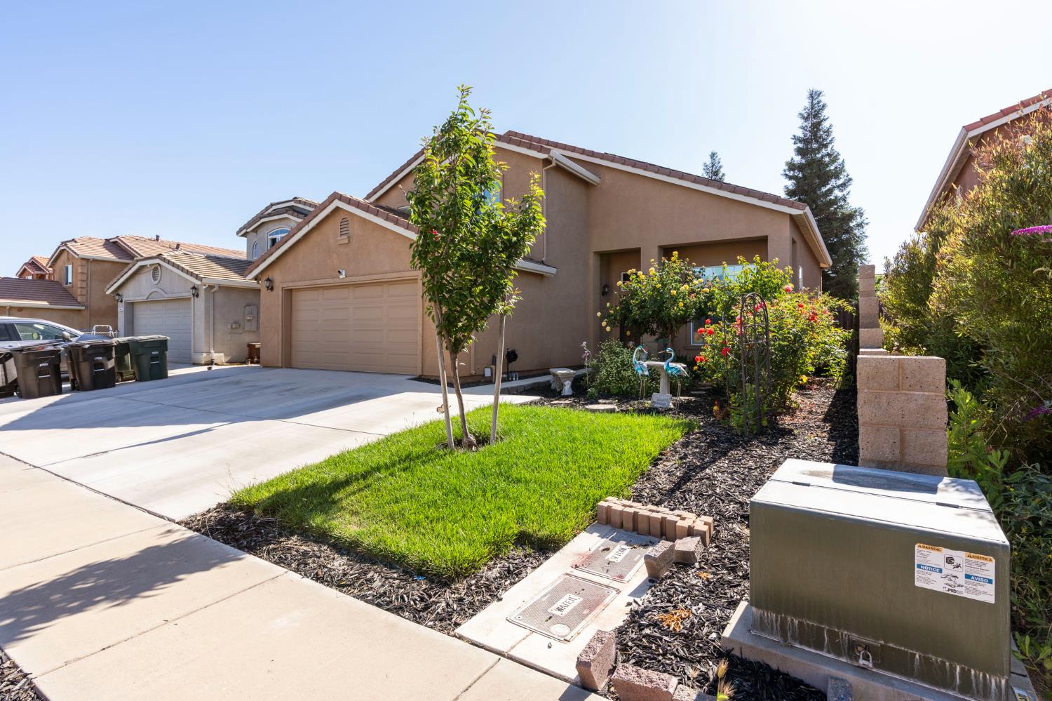 5560 Landon Ln, Riverbank, CA 95367