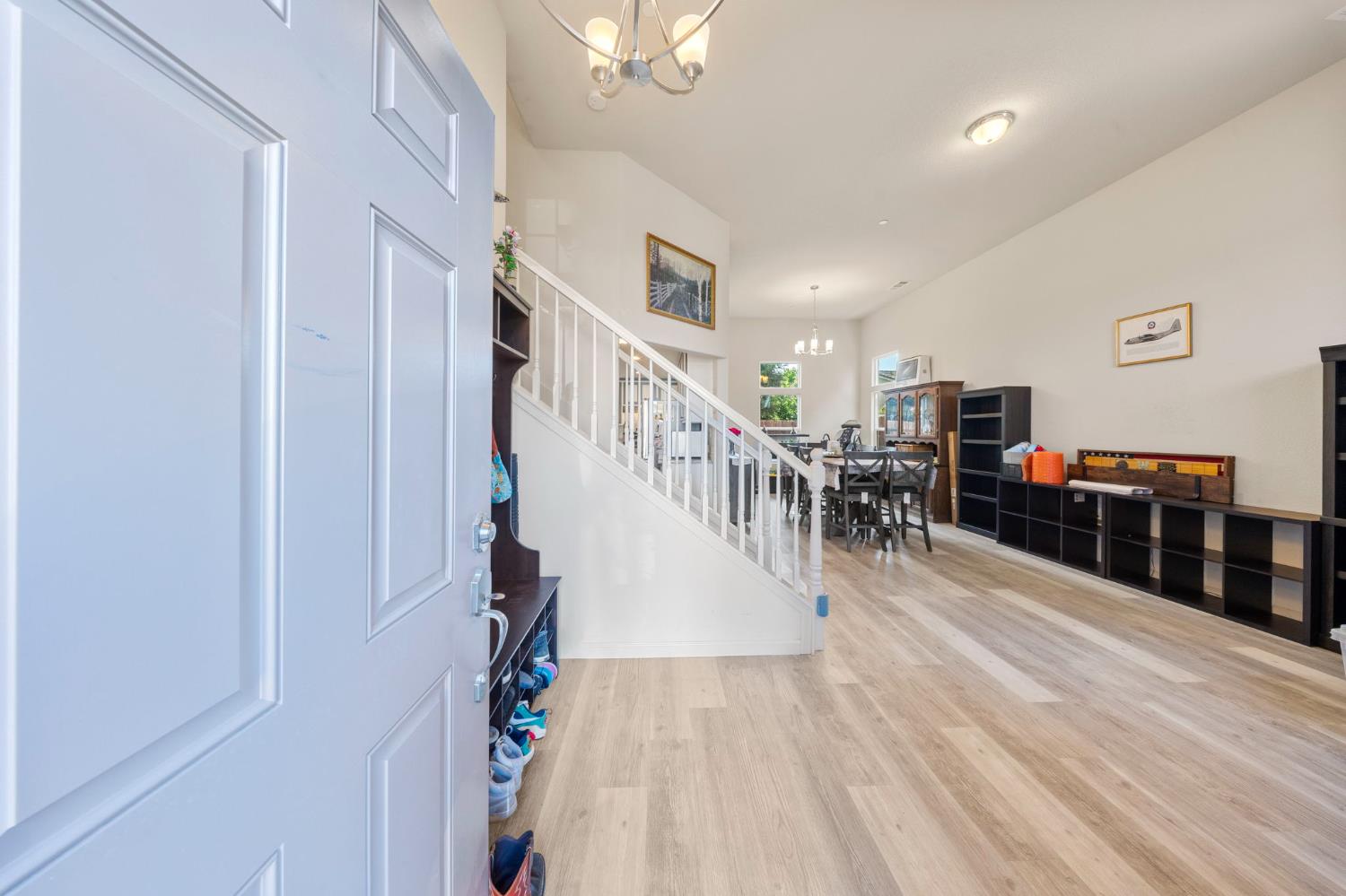 5560 Landon Ln, Riverbank, CA 95367