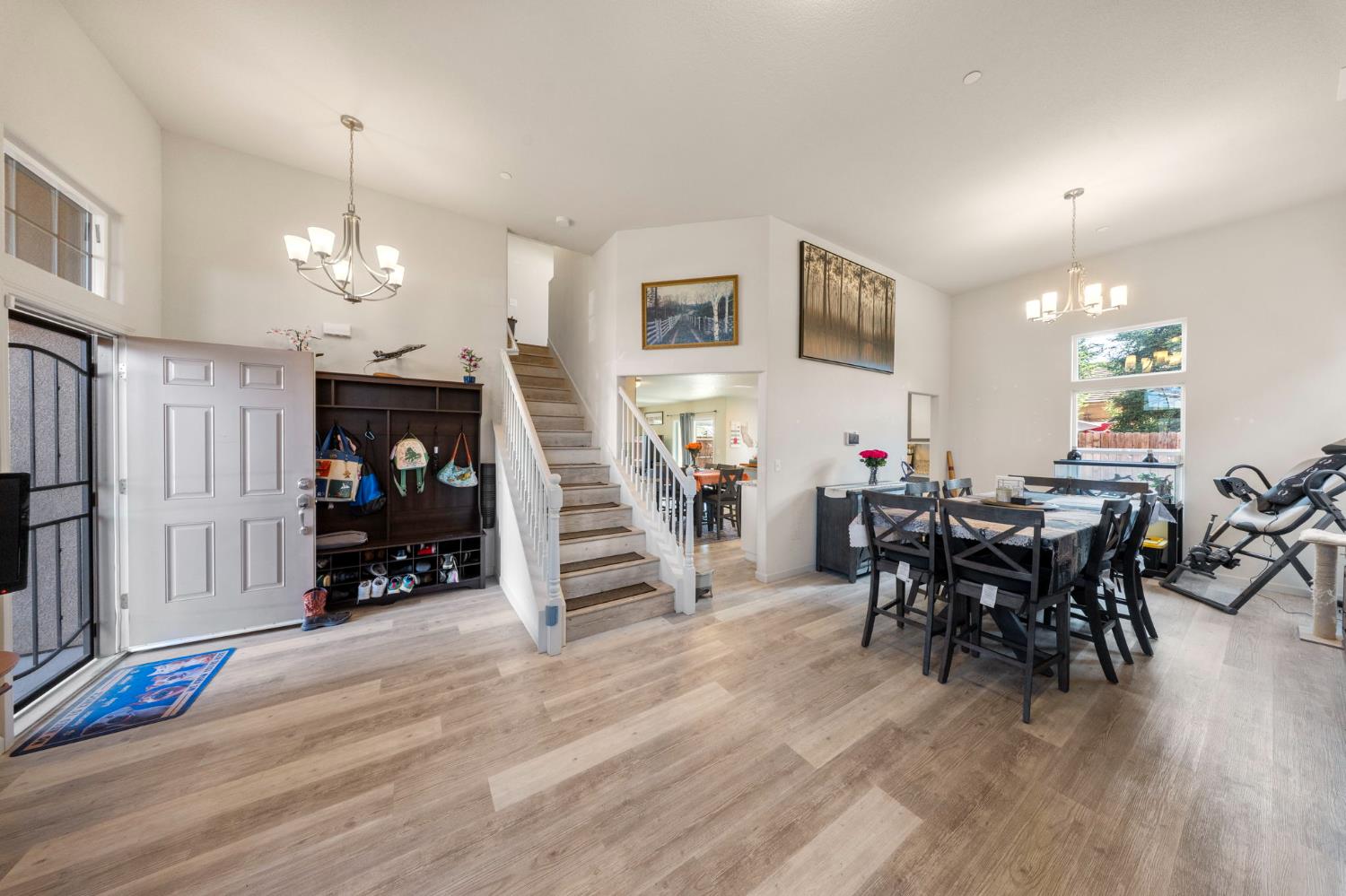 5560 Landon Ln, Riverbank, CA 95367