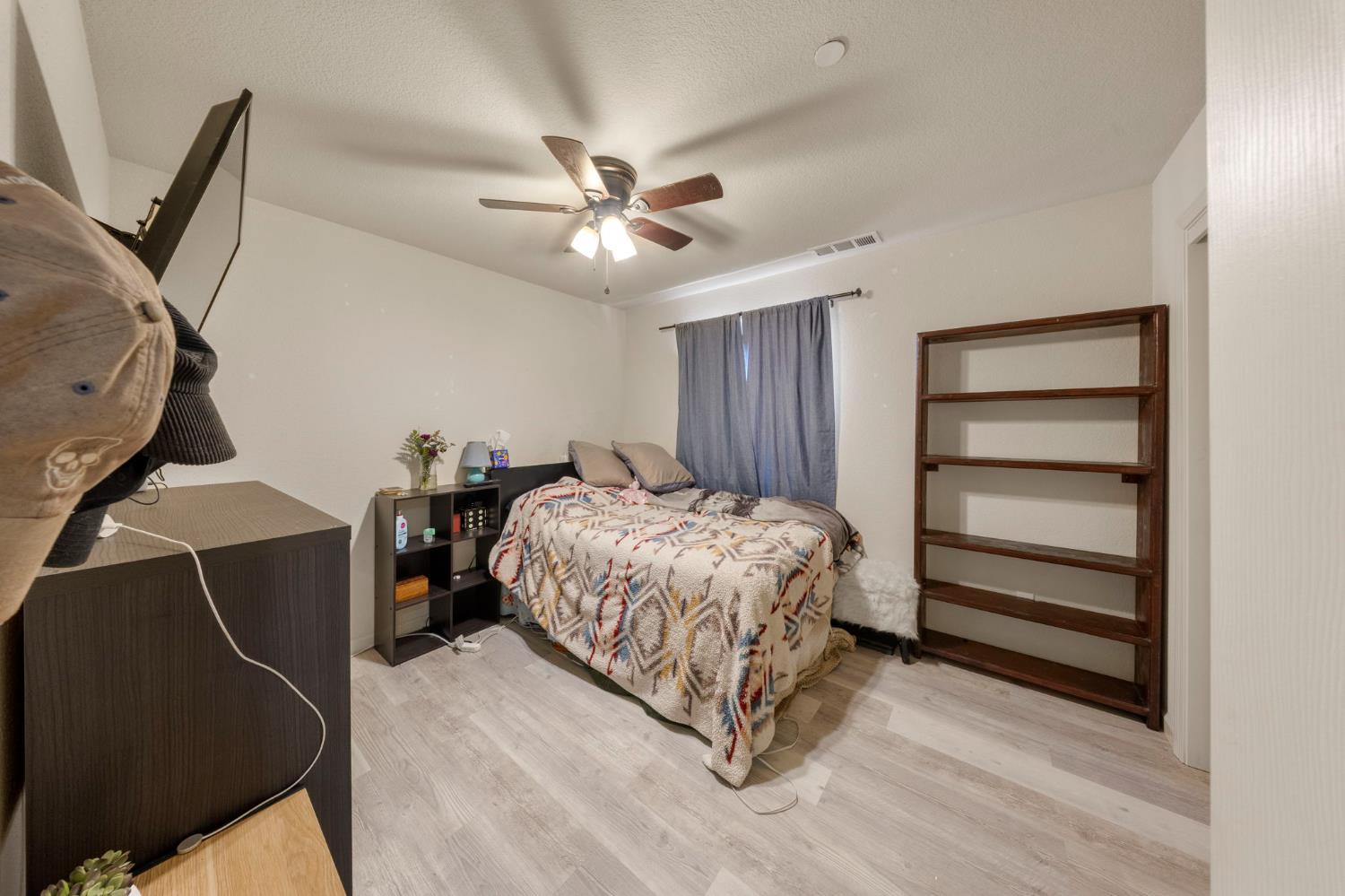 5560 Landon Ln, Riverbank, CA 95367