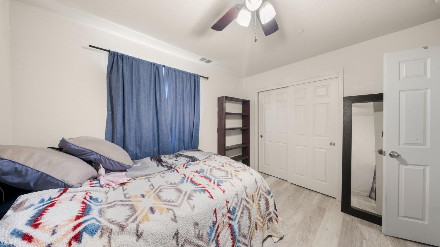 5560 Landon Ln, Riverbank, CA 95367