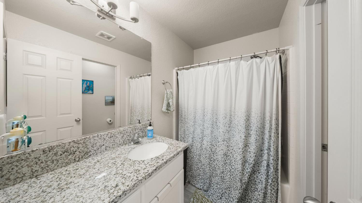 5560 Landon Ln, Riverbank, CA 95367