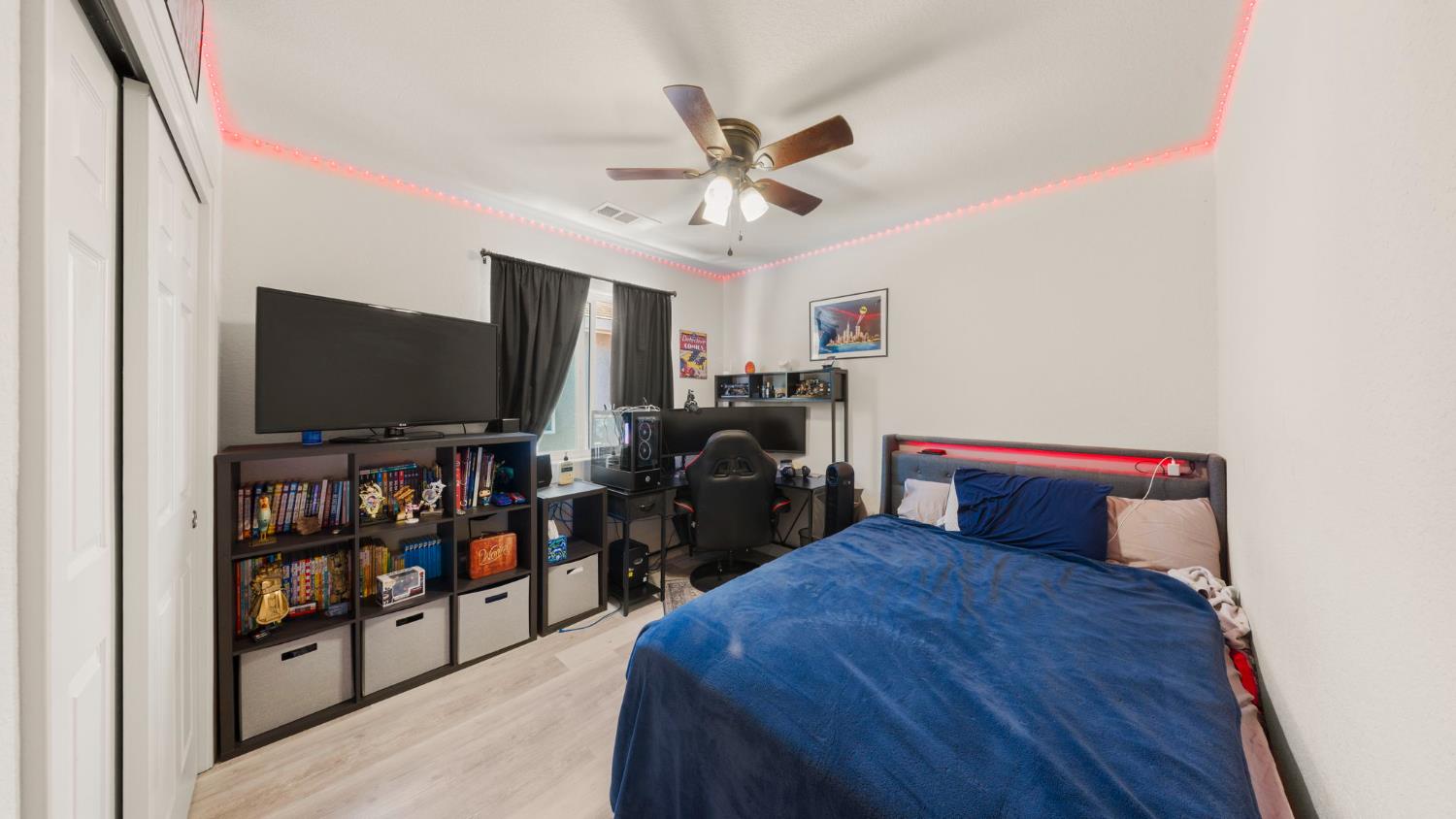 5560 Landon Ln, Riverbank, CA 95367