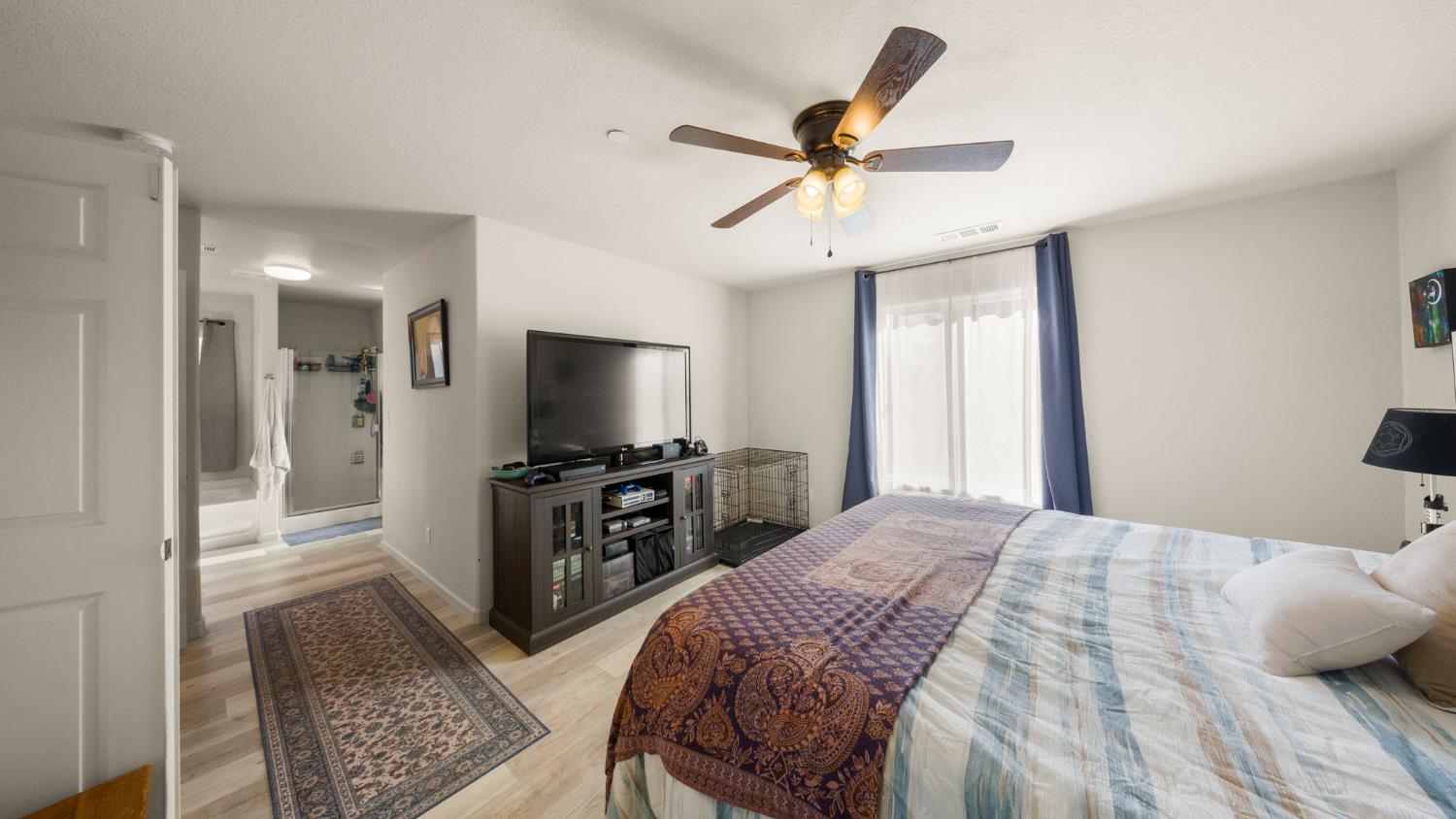 5560 Landon Ln, Riverbank, CA 95367