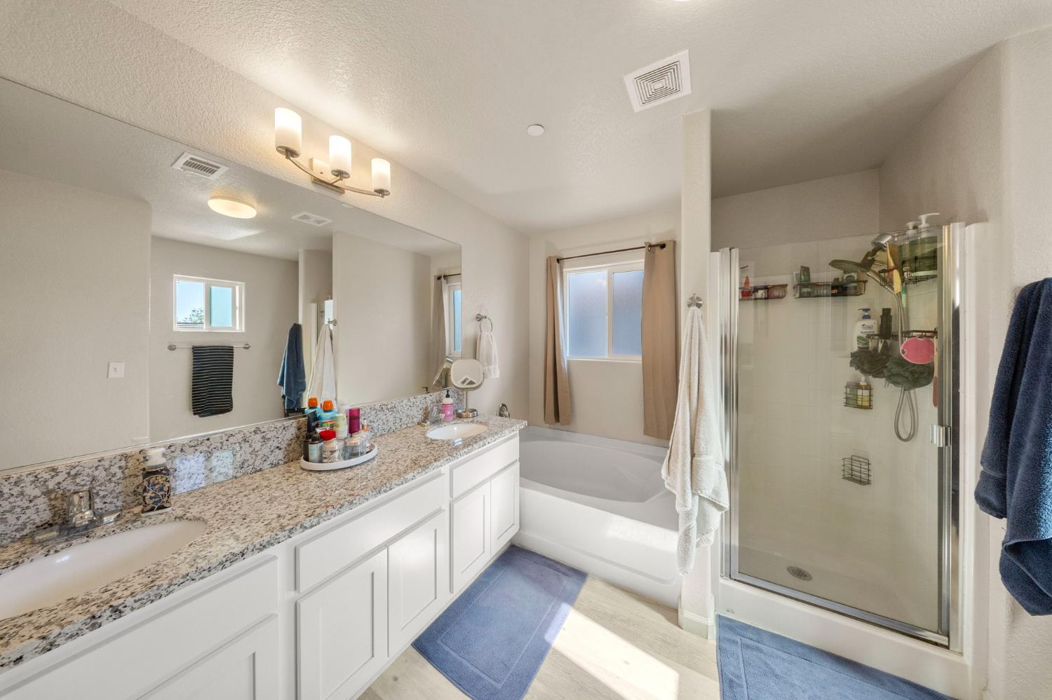 5560 Landon Ln, Riverbank, CA 95367