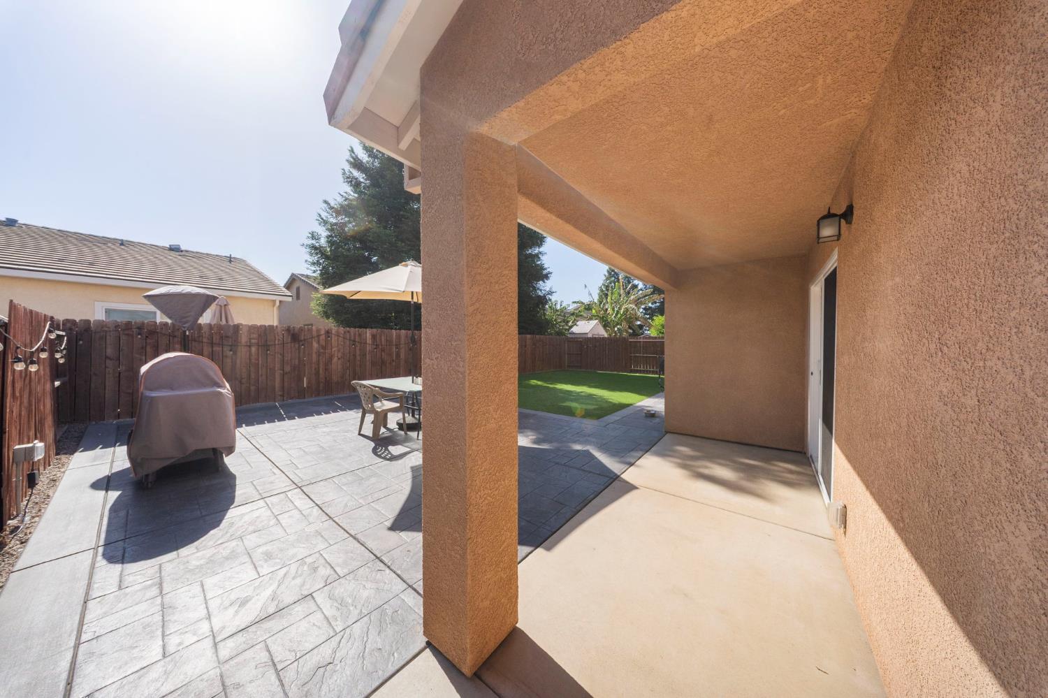 5560 Landon Ln, Riverbank, CA 95367