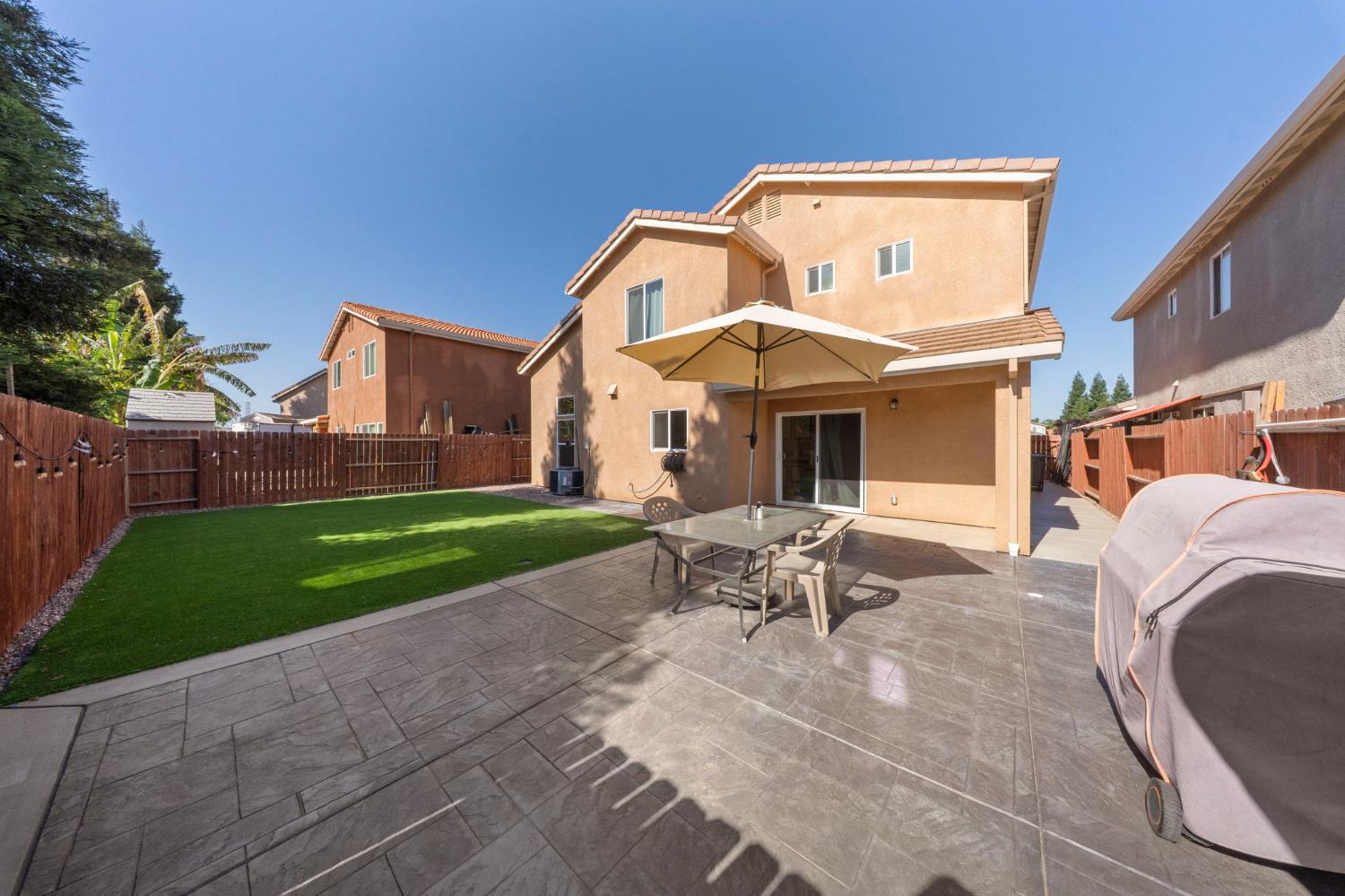 5560 Landon Ln, Riverbank, CA 95367