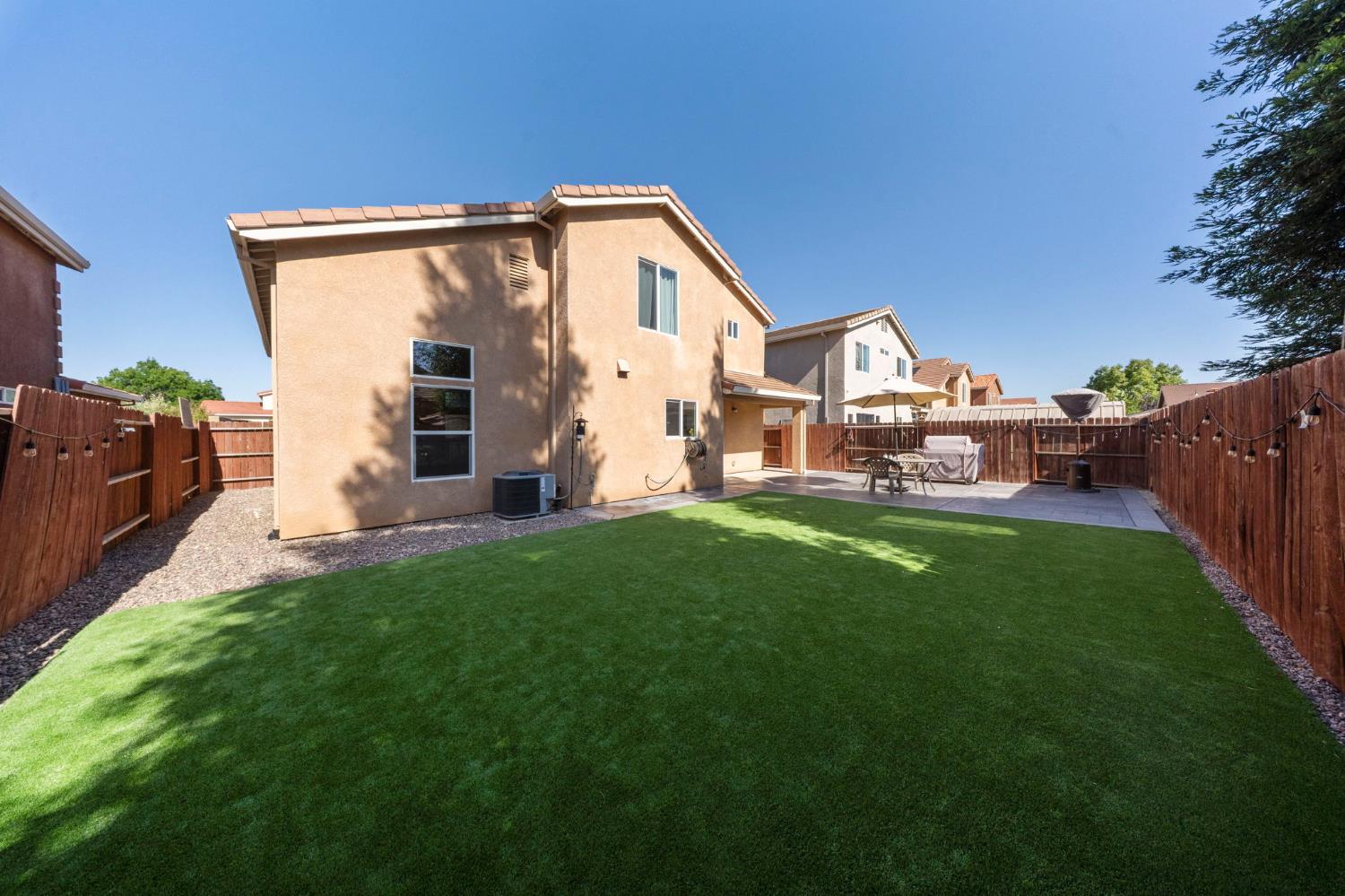 5560 Landon Ln, Riverbank, CA 95367