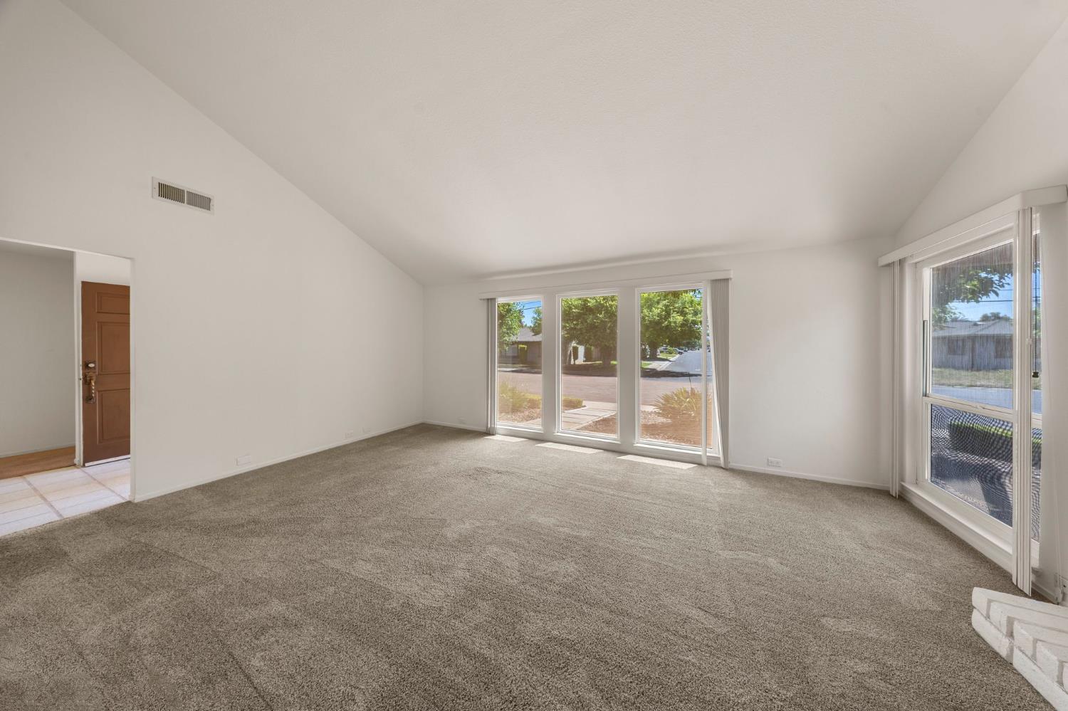 1941 Yellow Oak Dr, Modesto, CA 95354