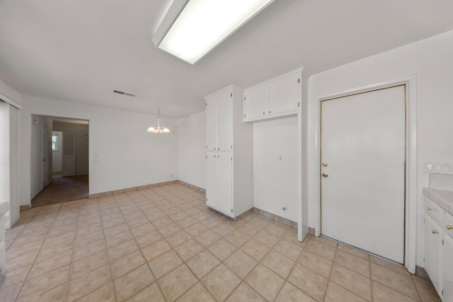 1941 Yellow Oak Dr, Modesto, CA 95354