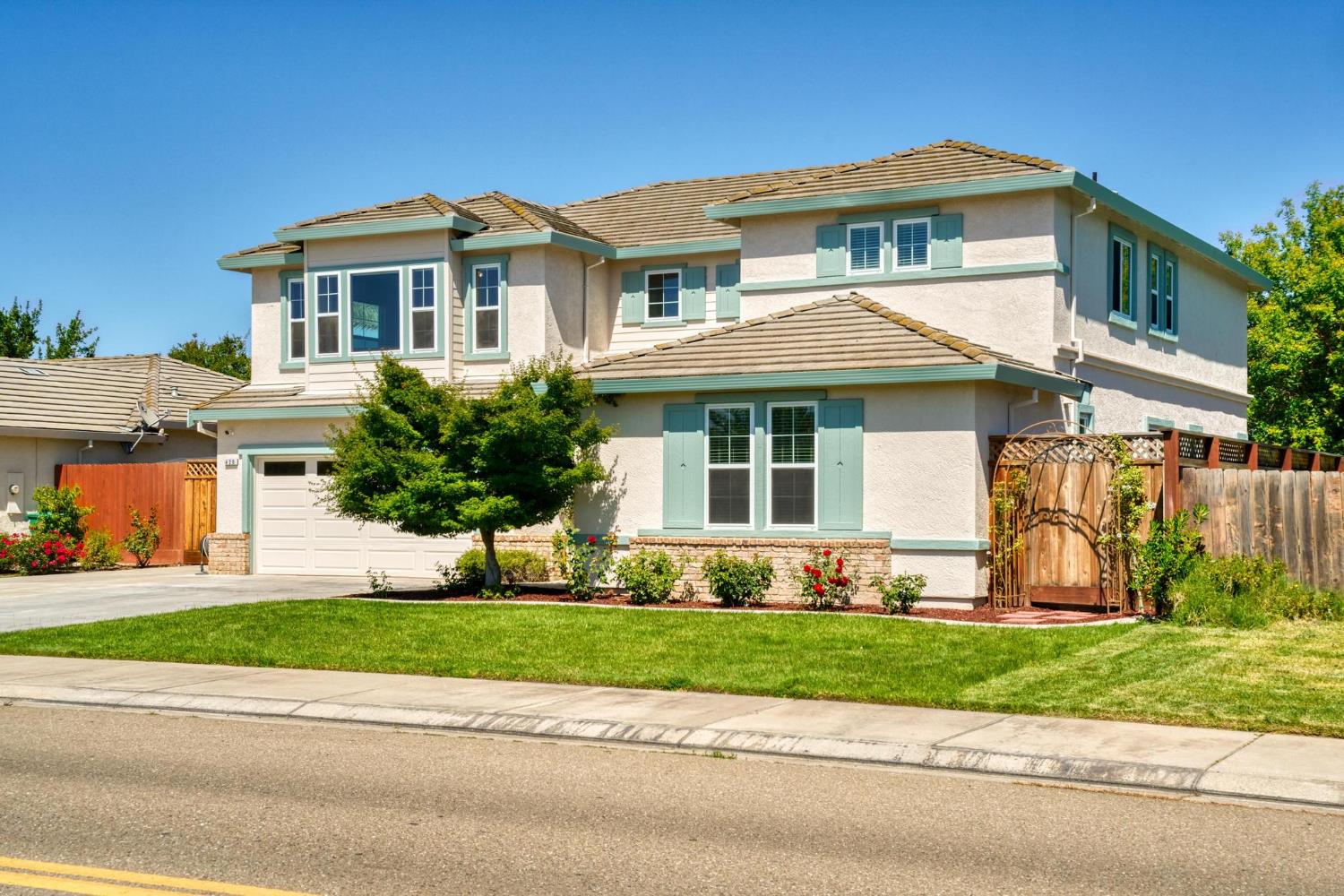 426 S Highland Ave, Ripon, CA 95366