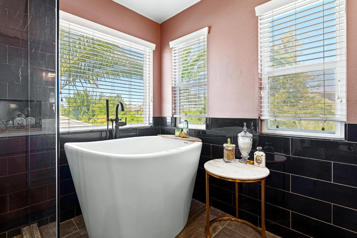 426 S Highland Ave, Ripon, CA 95366