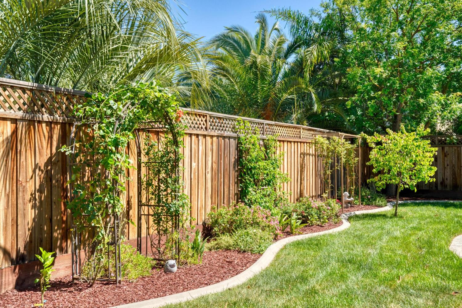 426 S Highland Ave, Ripon, CA 95366