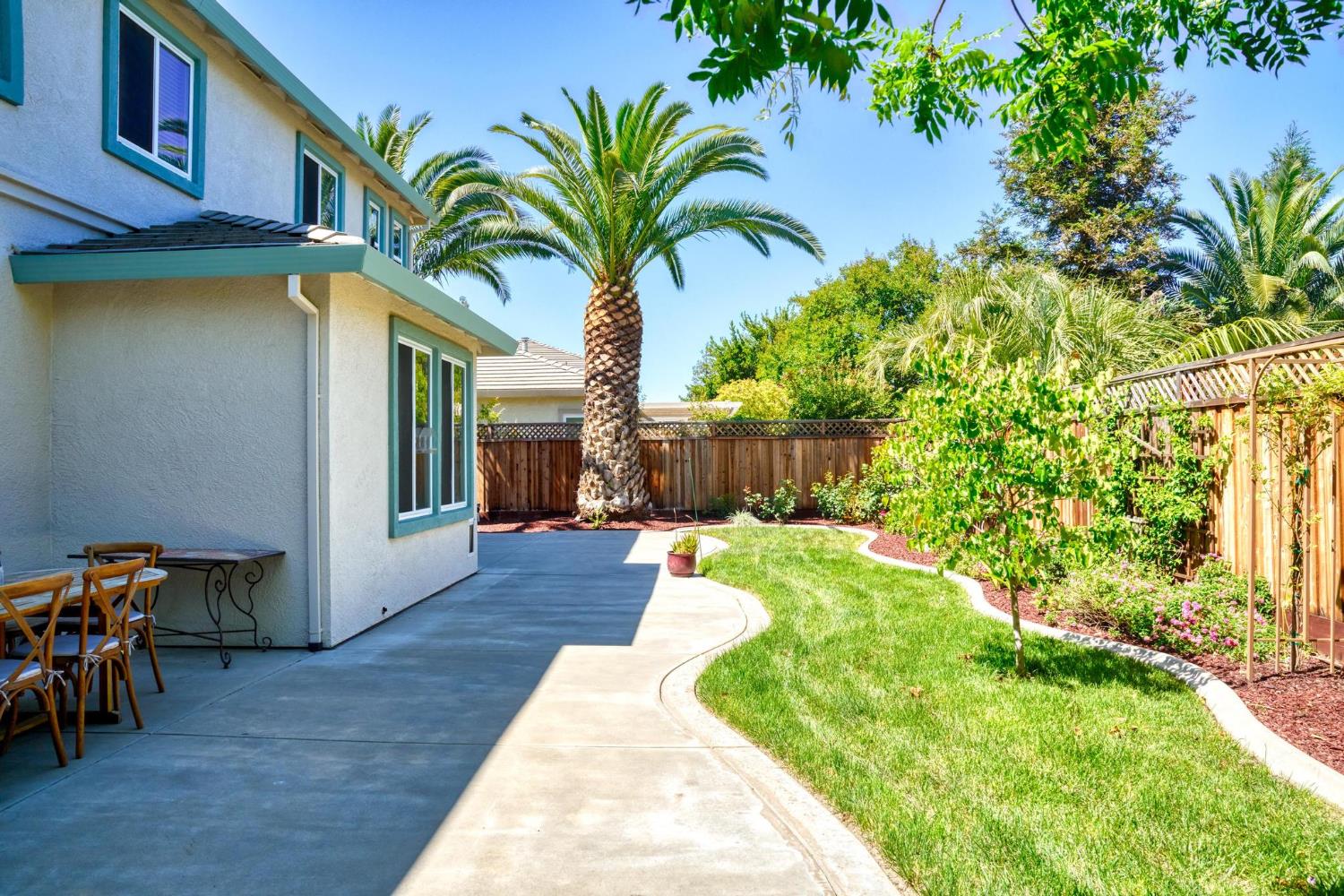 426 S Highland Ave, Ripon, CA 95366