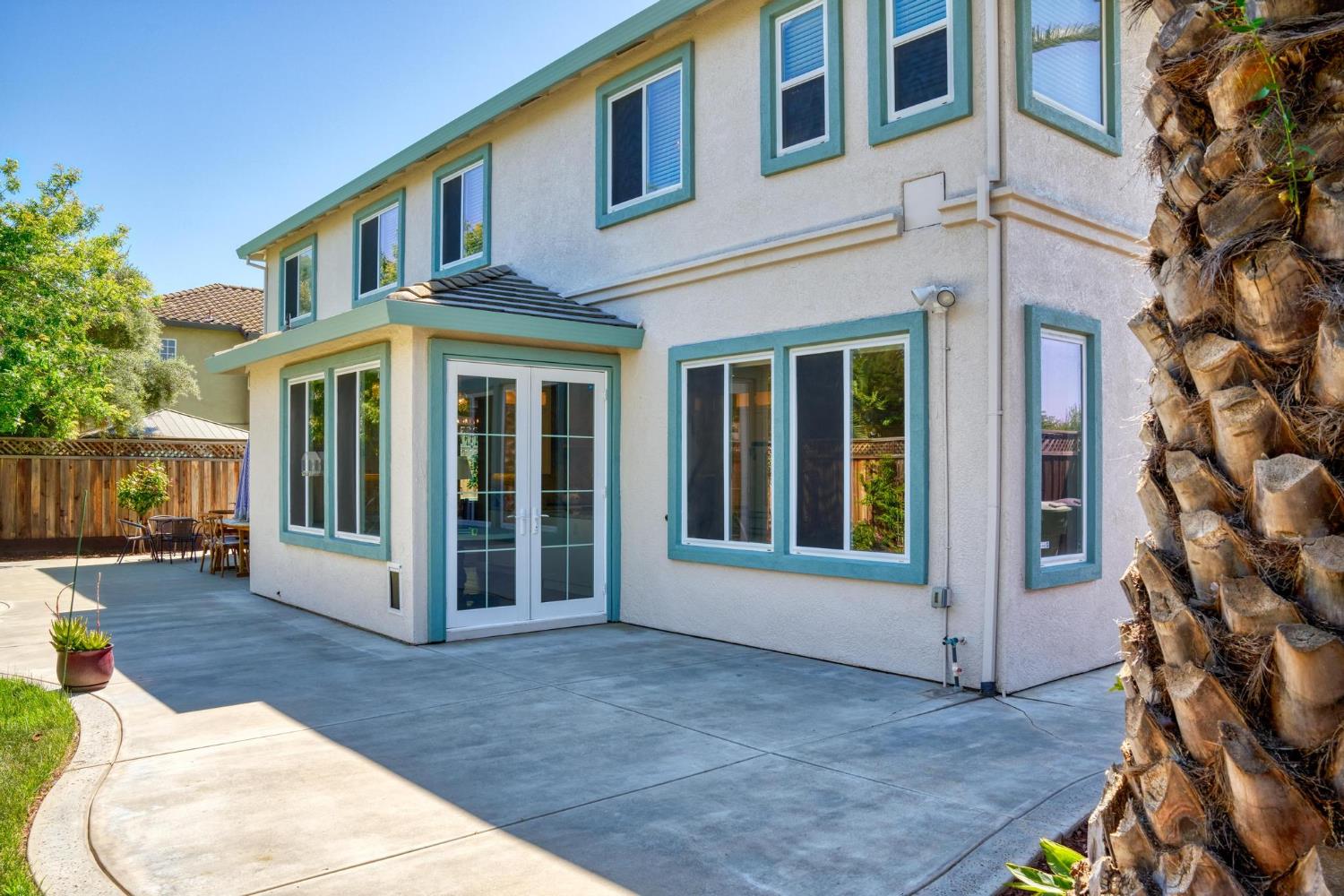 426 S Highland Ave, Ripon, CA 95366