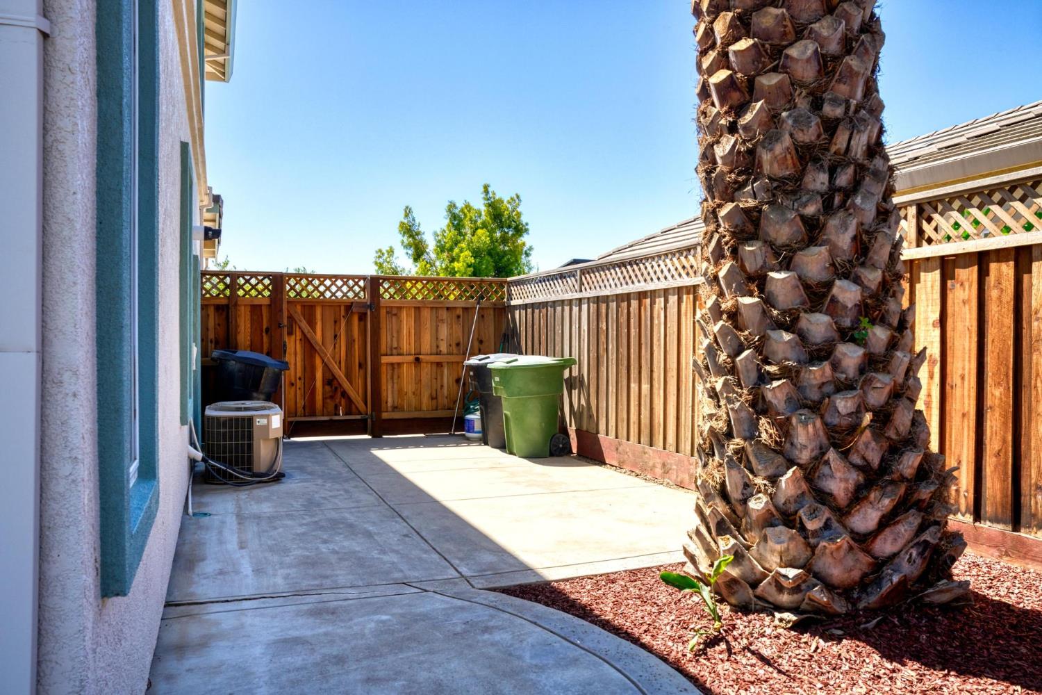 426 S Highland Ave, Ripon, CA 95366
