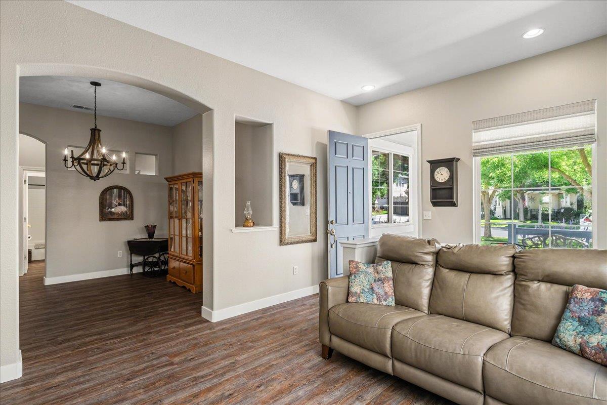 1356 Cindy Dr, Oakdale, CA 95361
