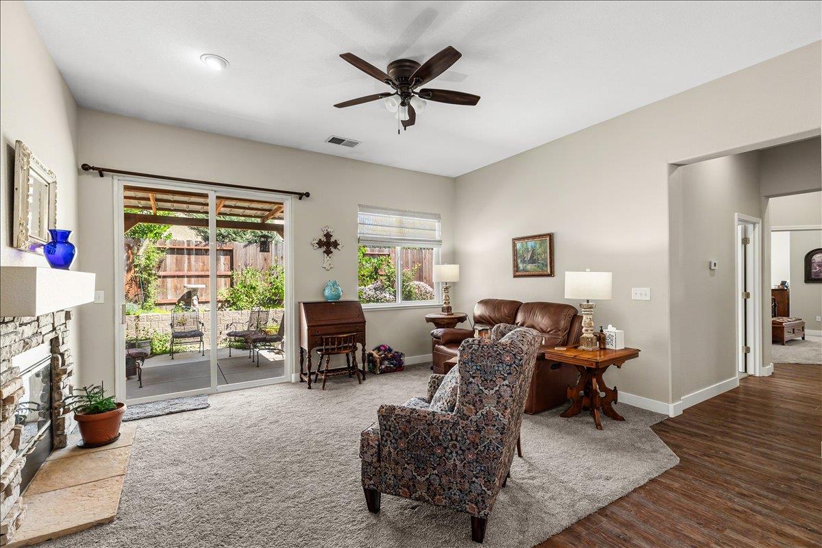1356 Cindy Dr, Oakdale, CA 95361