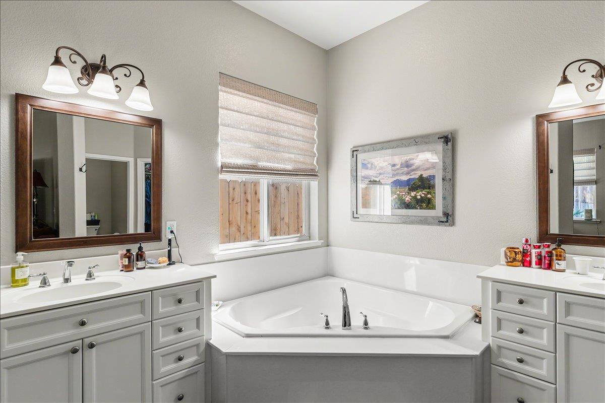 1356 Cindy Dr, Oakdale, CA 95361