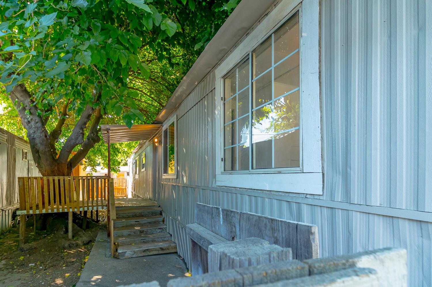 433 S 7th St #99, Modesto, CA 95351