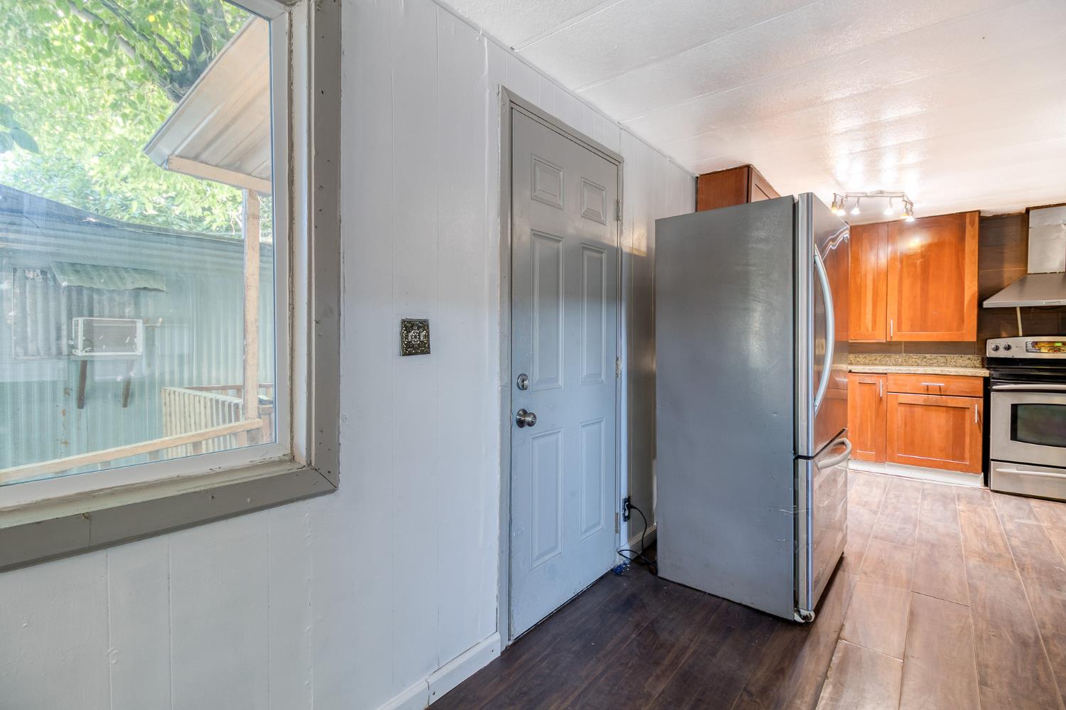 433 S 7th St #99, Modesto, CA 95351