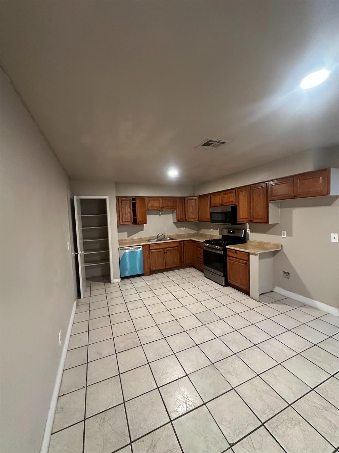 268 E 10TH, Merced, CA 95341