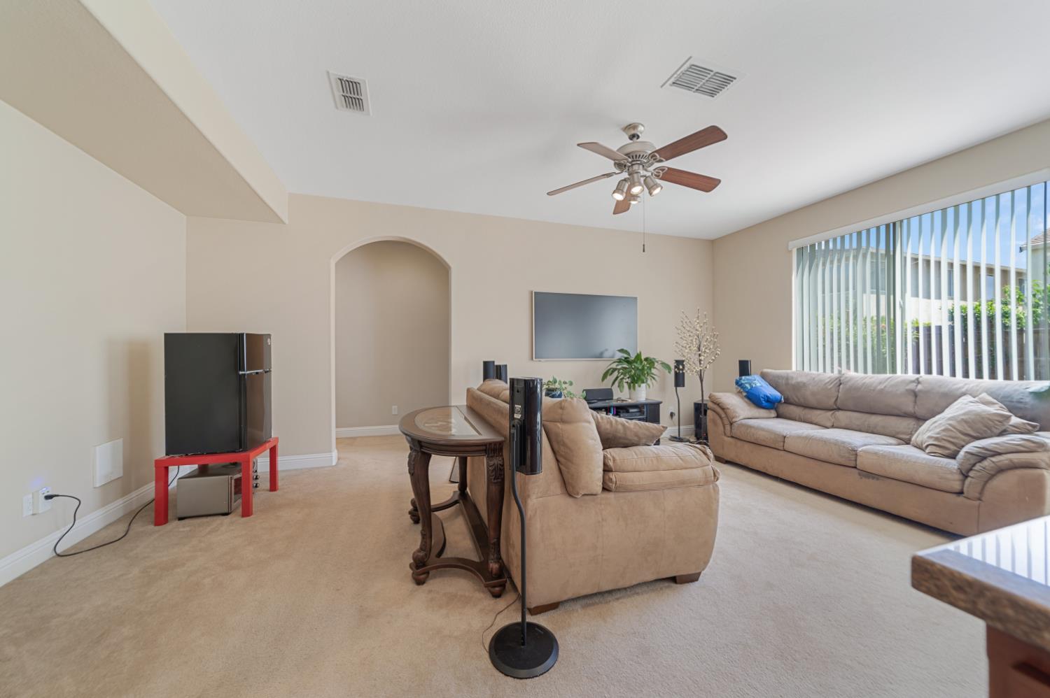 3120 Queens Gate Ln, Modesto, CA 95355