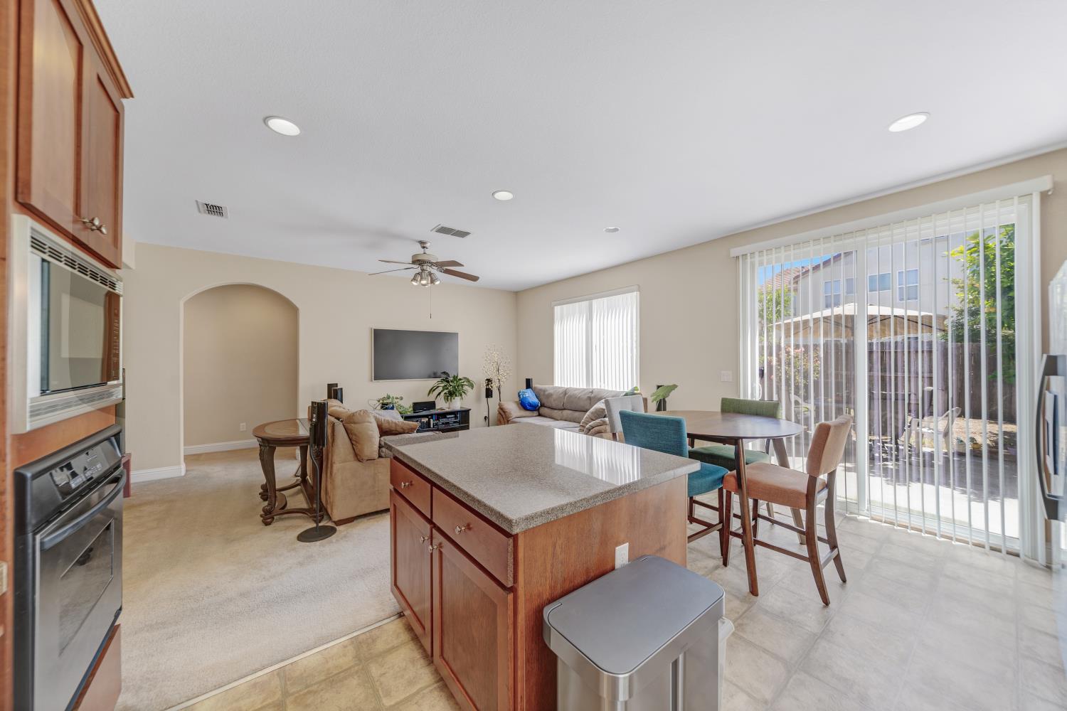 3120 Queens Gate Ln, Modesto, CA 95355