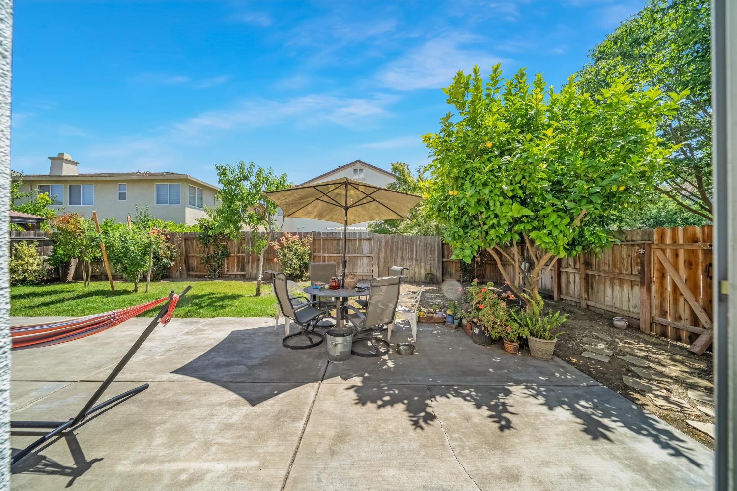 3120 Queens Gate Ln, Modesto, CA 95355
