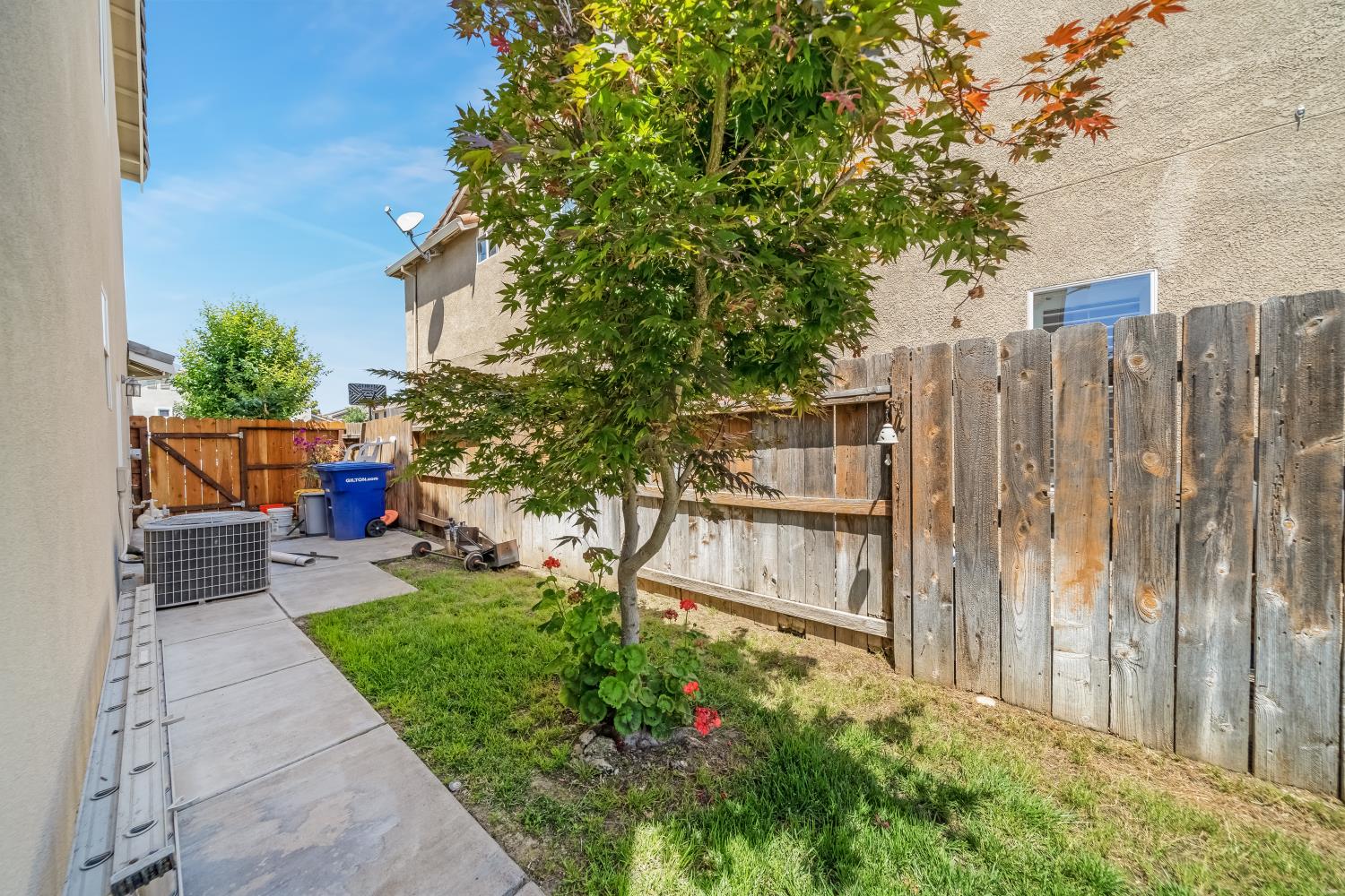 3120 Queens Gate Ln, Modesto, CA 95355