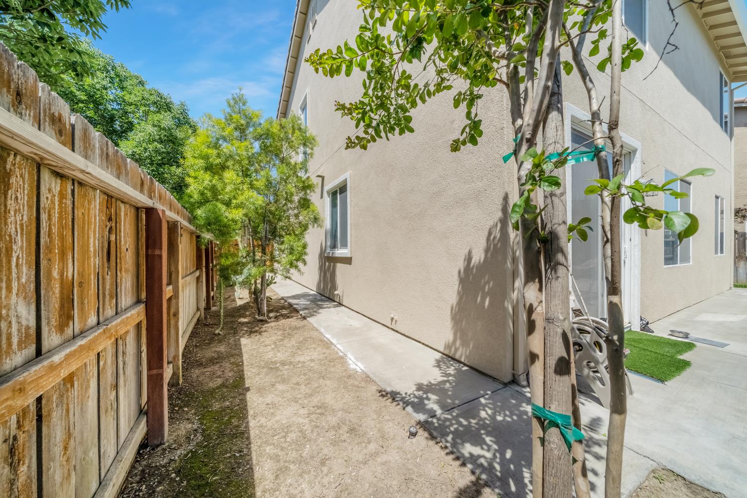 3120 Queens Gate Ln, Modesto, CA 95355