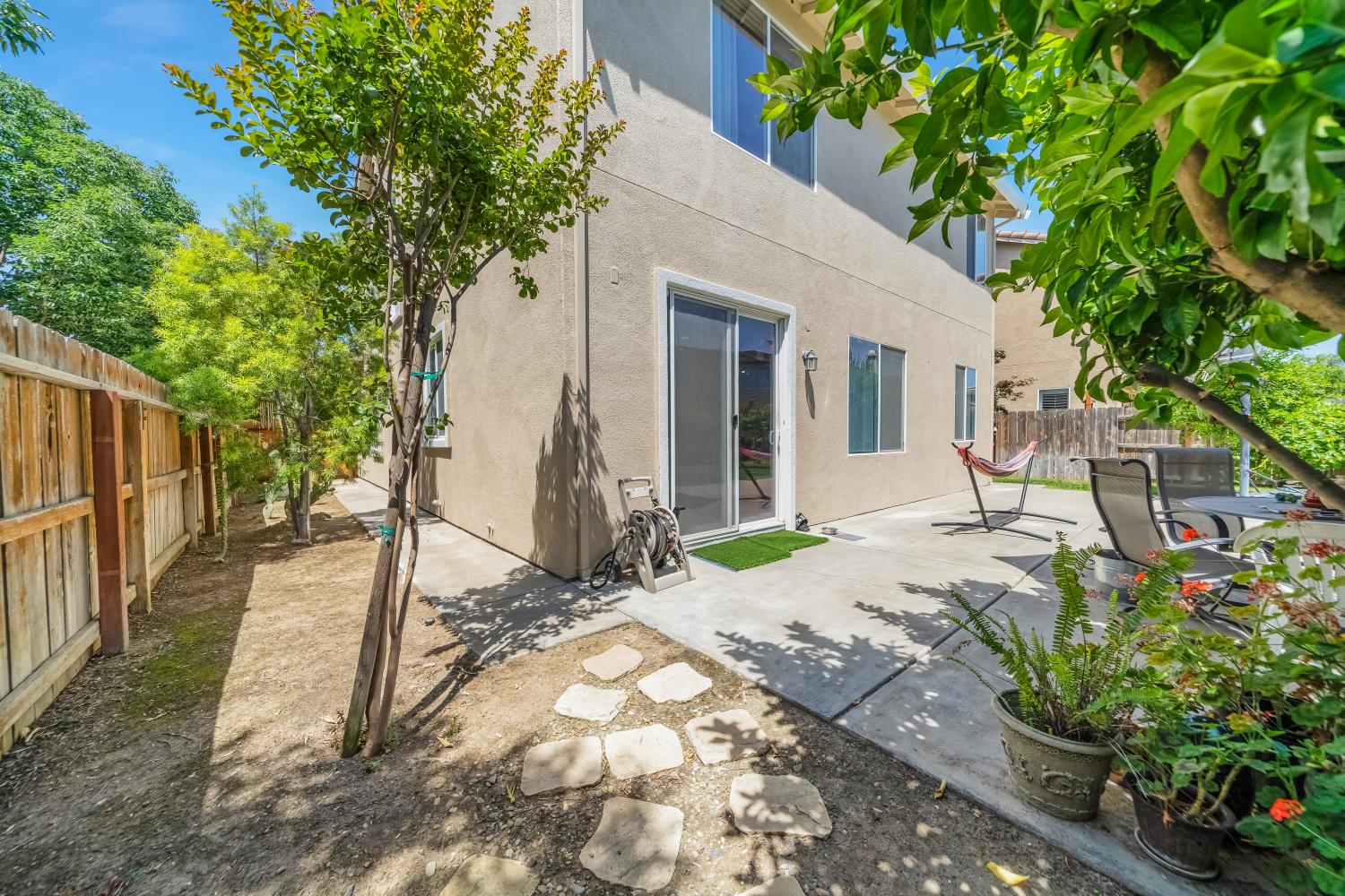 3120 Queens Gate Ln, Modesto, CA 95355