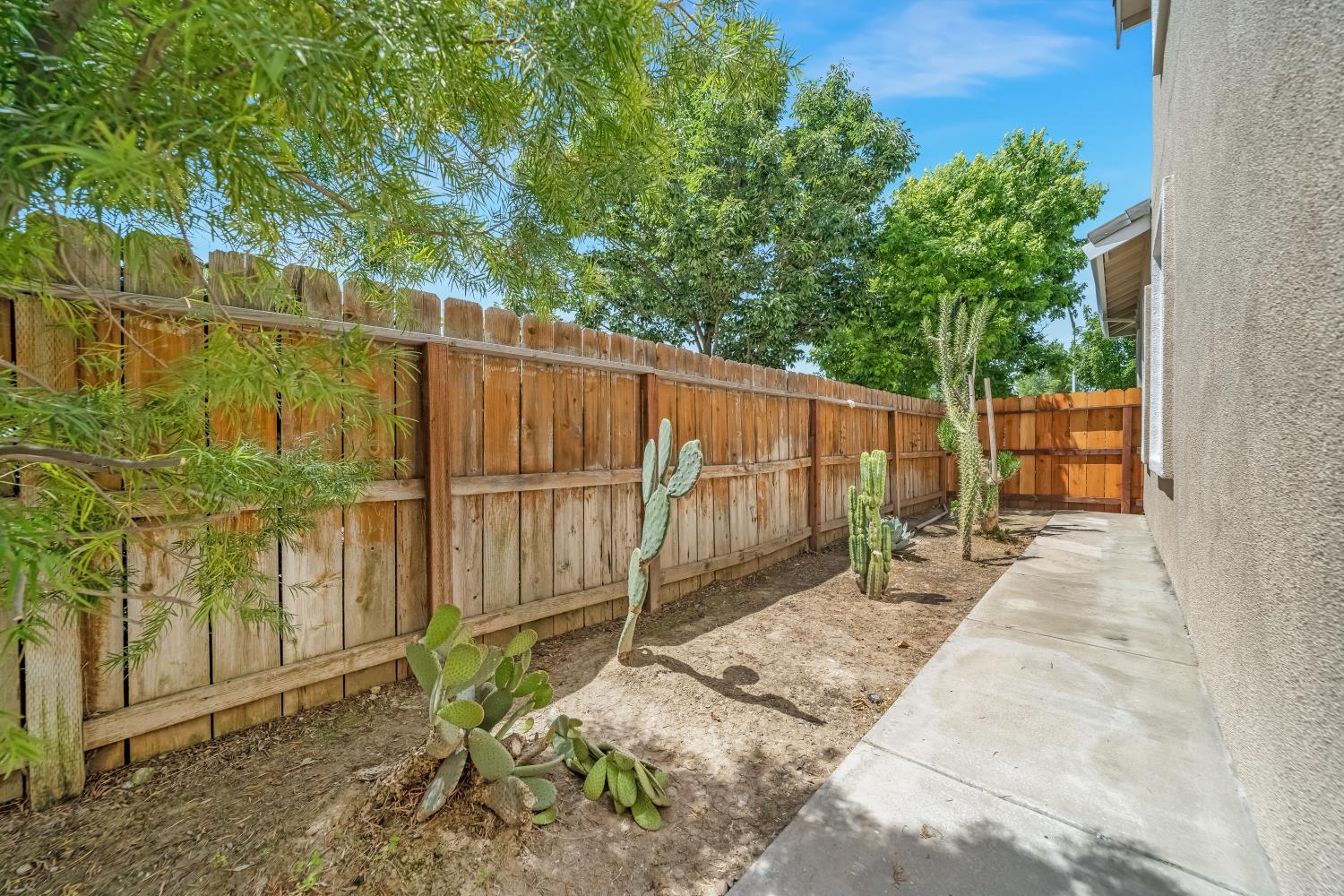 3120 Queens Gate Ln, Modesto, CA 95355