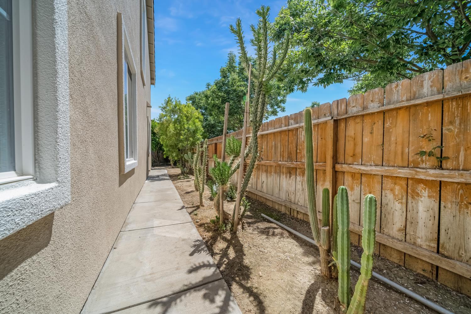 3120 Queens Gate Ln, Modesto, CA 95355