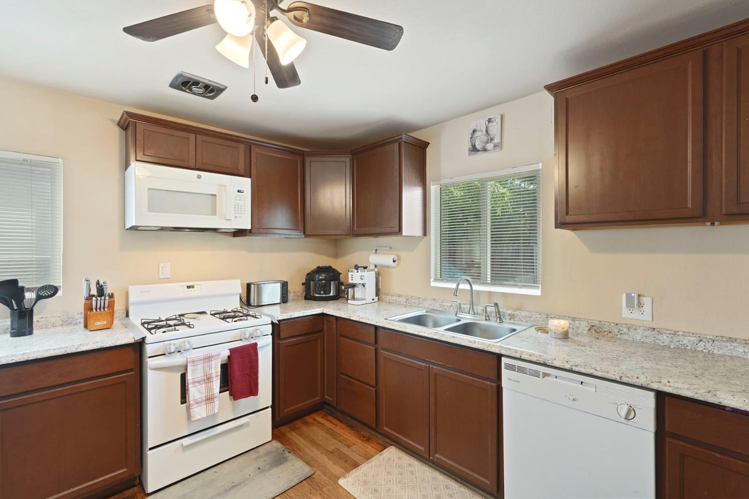 152 Drake Ave, Modesto, CA 95350