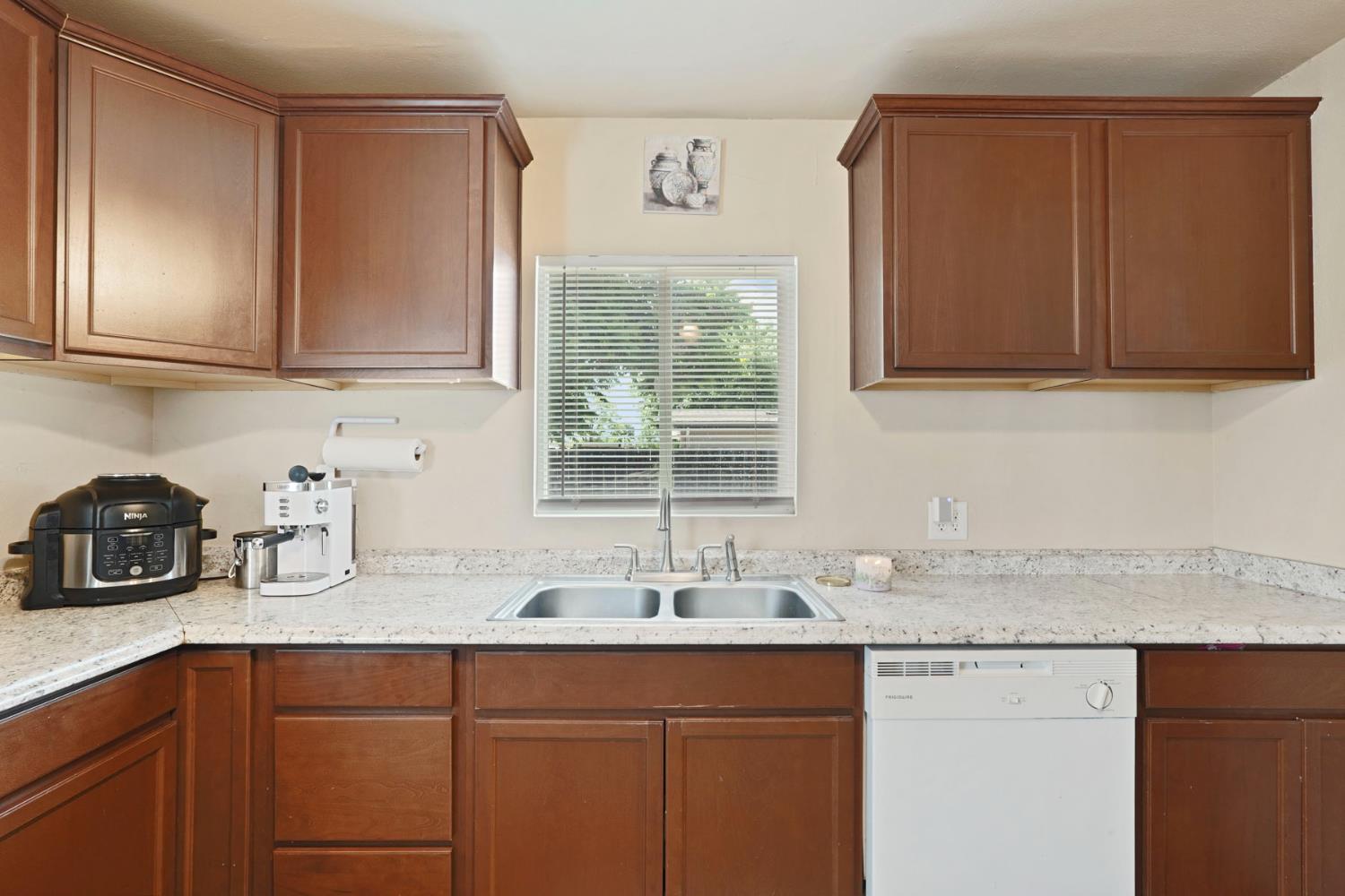 152 Drake Ave, Modesto, CA 95350