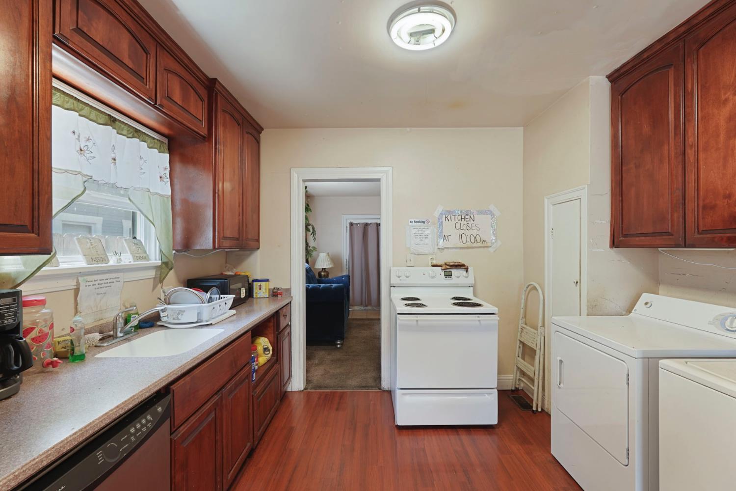 1006 6th St, Modesto, CA 95354