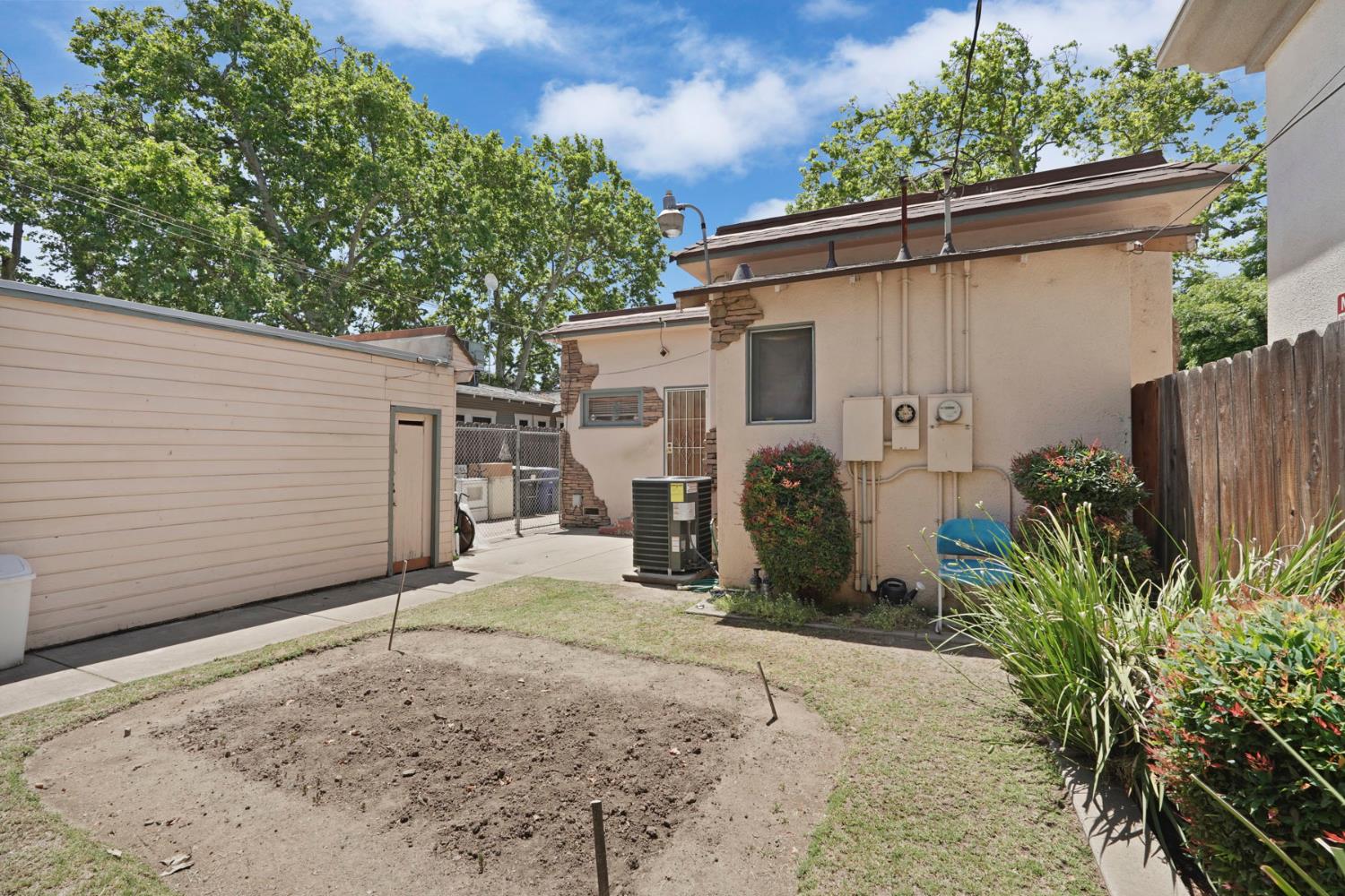 1006 6th St, Modesto, CA 95354