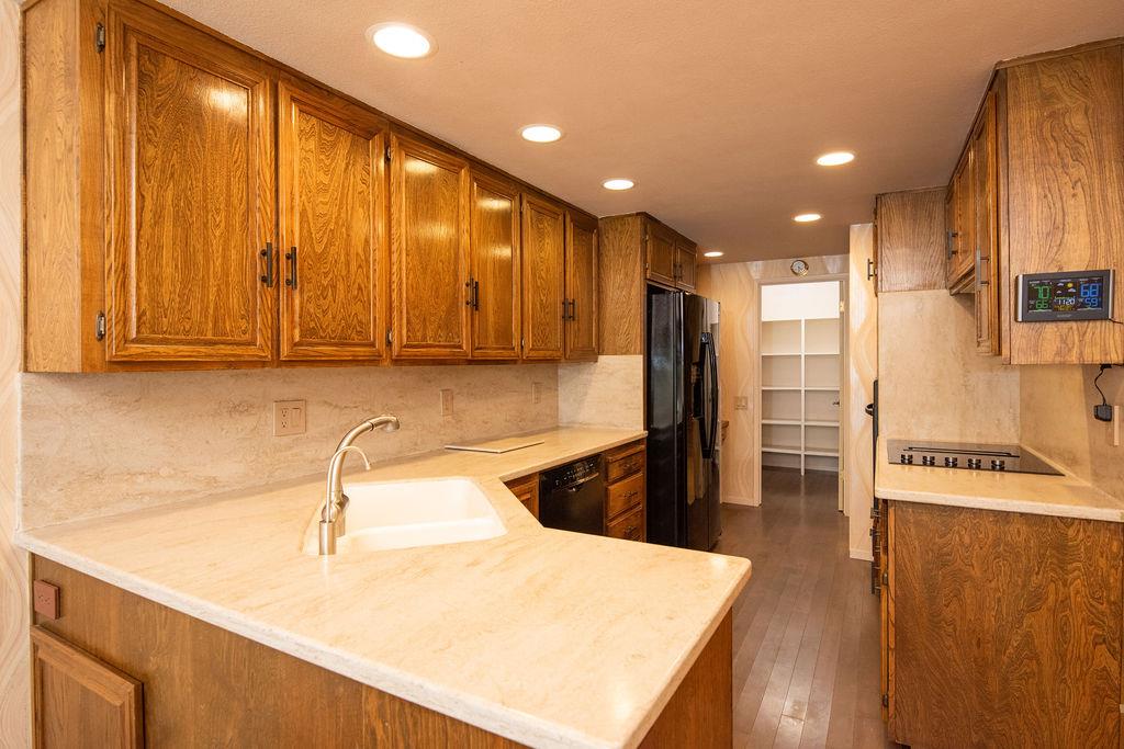 1921 Edgebrook Dr #A, Modesto, CA 95354
