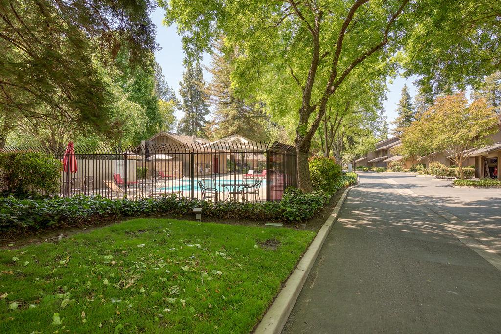 1921 Edgebrook Dr #A, Modesto, CA 95354