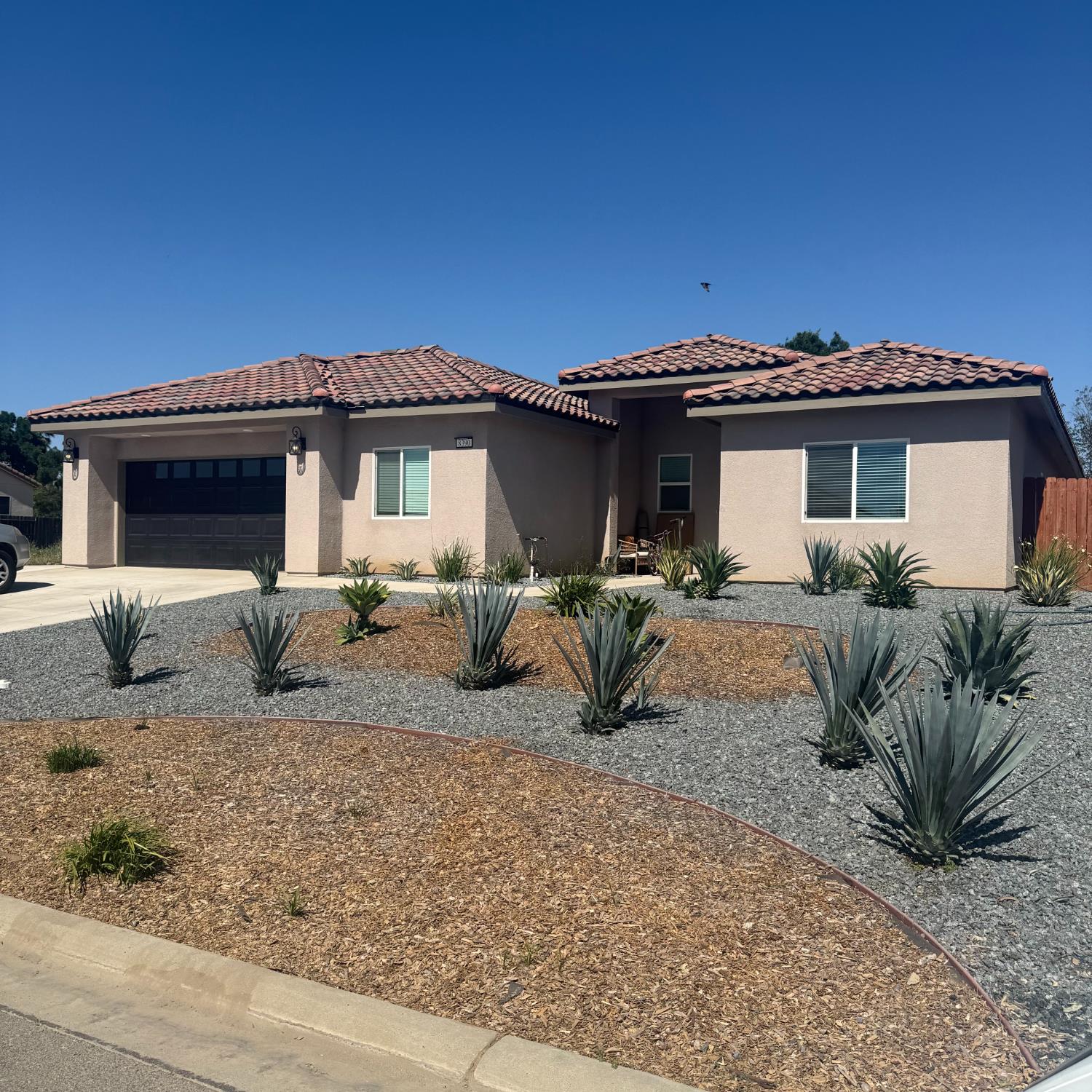 8390 Lake Shore Dr, Chowchilla, CA 93610